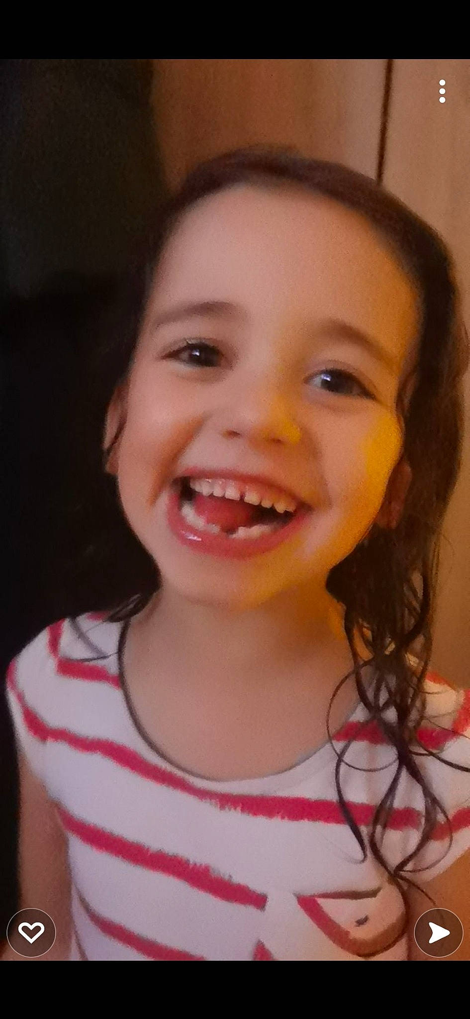 Lorina participe au concours pour gagner de l'argent avec cette photo : cheek, chin, ear, eye, eyebrow, eyelash, flash_photography, forehead, happy, head, iris, jaw, joy, lip, mouth, nose, person, pink, skin, smile