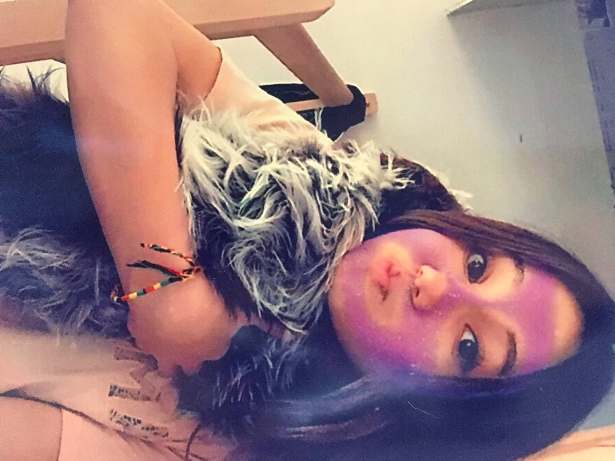 Mallaury participe au concours pour gagner de l'argent avec cette photo : beard, beauty, black_hair, chest, cool, elbow, eyelash, eyewear, flash_photography, happy, human_body, lip, long_hair, neck, person, selfie, shoulder, sunglasses, thigh, trunk