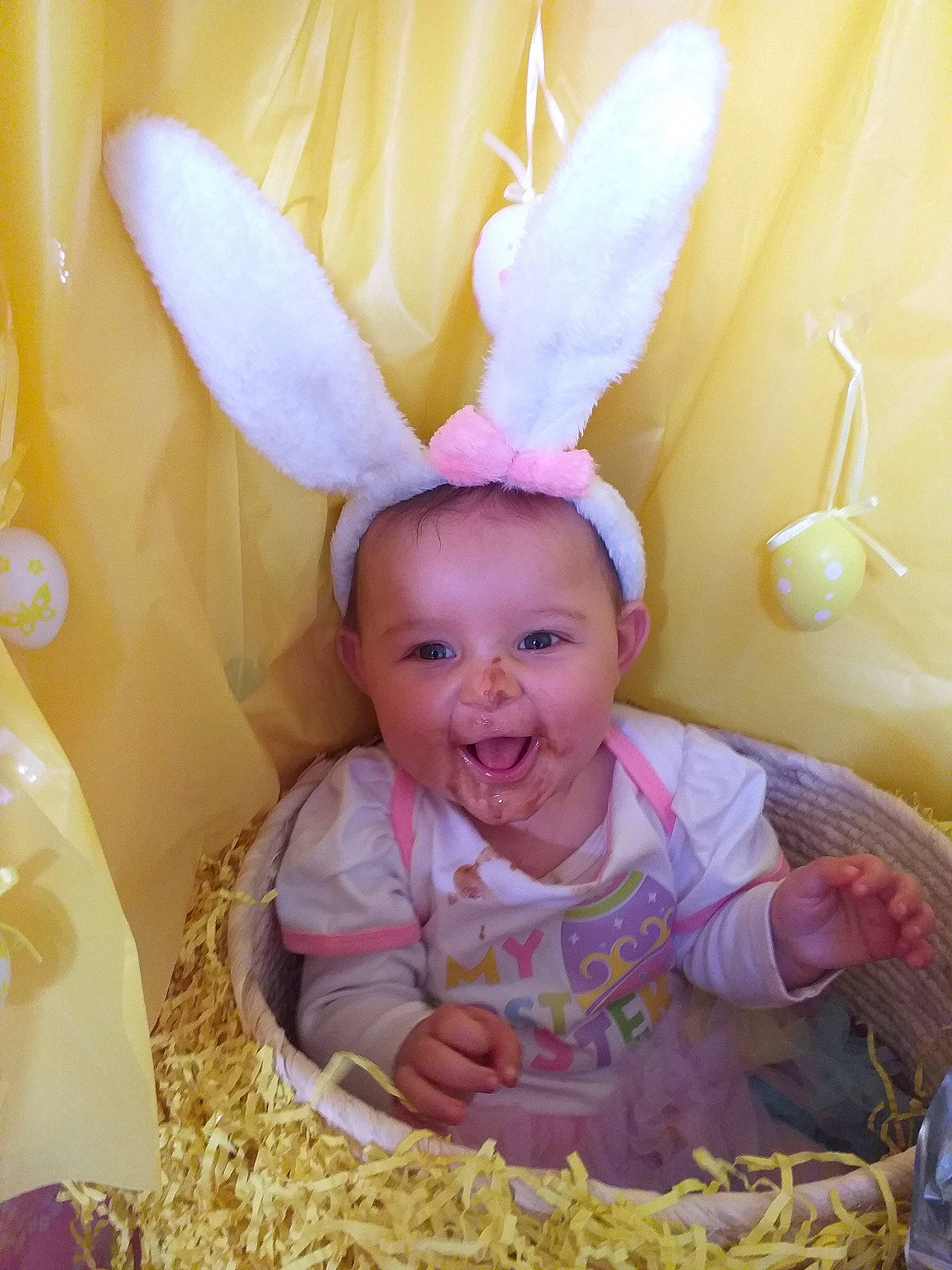 Ruby a rejoint le concours — aidez-le/la à gagner de superbes lots ! baby, baby_toddler_clothing, birthday, child, costume_hat, event, fashion_accessory, fun, grass, hair_accessory, happy, holiday, magenta, mammal, party_supply, person, pink, smile, sweetness, toddler