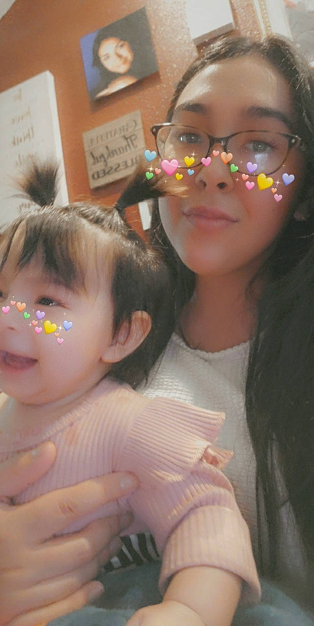 Kari is registered to the contest to win money with this photo: cheek, child, ear, eyelash, eyewear, face, forehead, fun, glasses, head, lip, nose, person, skin, smile, vision_care