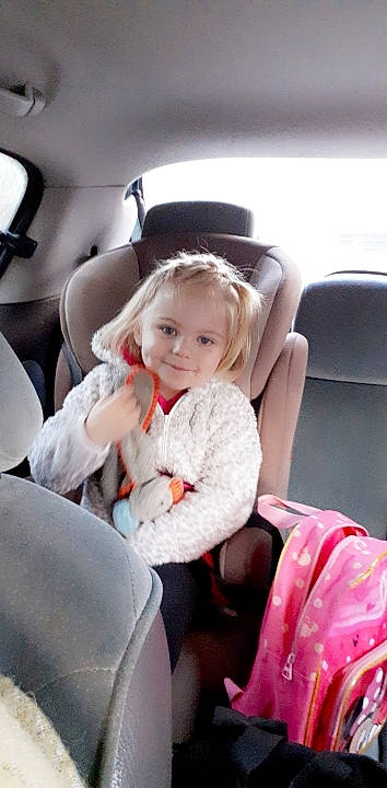 Ema participe au concours pour gagner de l'argent avec cette photo : auto_part, automotive_design, automotive_exterior, car, car_seat, car_seat_cover, comfort, family_car, head_restraint, luxury_vehicle, mid_size_car, mode_of_transport, motor_vehicle, person, personal_luxury_car, smile, steering_part, steering_wheel, toddler, vehicle