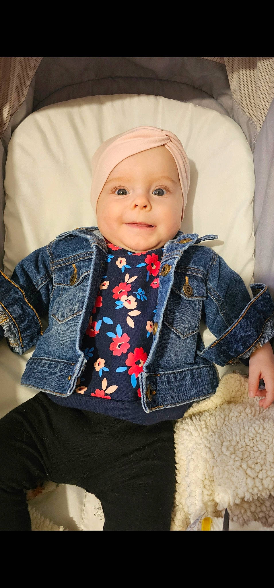 Lyla participe au concours pour gagner de l'argent avec cette photo : baby, baby_toddler_clothing, cheek, child, collar, comfort, electric_blue, face, facial_expression, happy, headgear, iris, jacket, joy, outerwear, person, sitting, skin, sleeve, smile