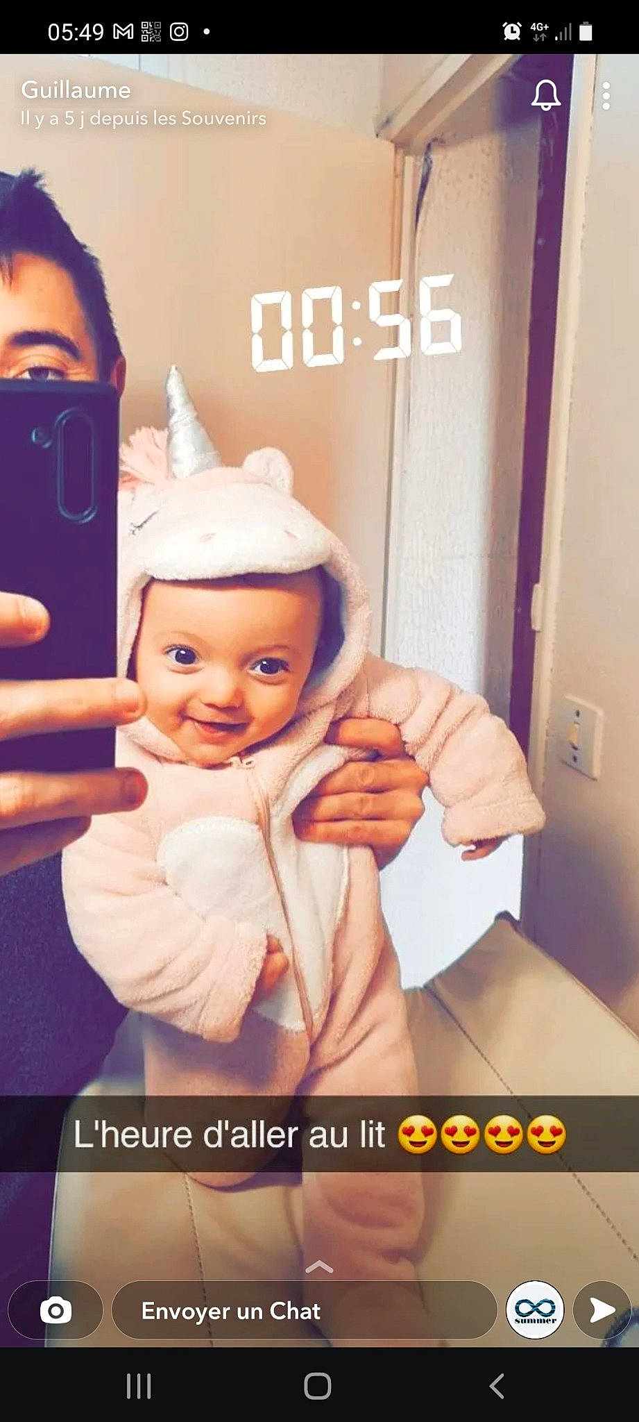 Keylia a rejoint le concours — aidez-le/la à gagner de superbes lots ! audio_equipment, baby, baby_toddler_clothing, cap, child, communication_device, finger, fun, gesture, hand, happy, headwear, mobile_phone, person, photo_caption, portable_communications_device, poster, room, selfie, telephony