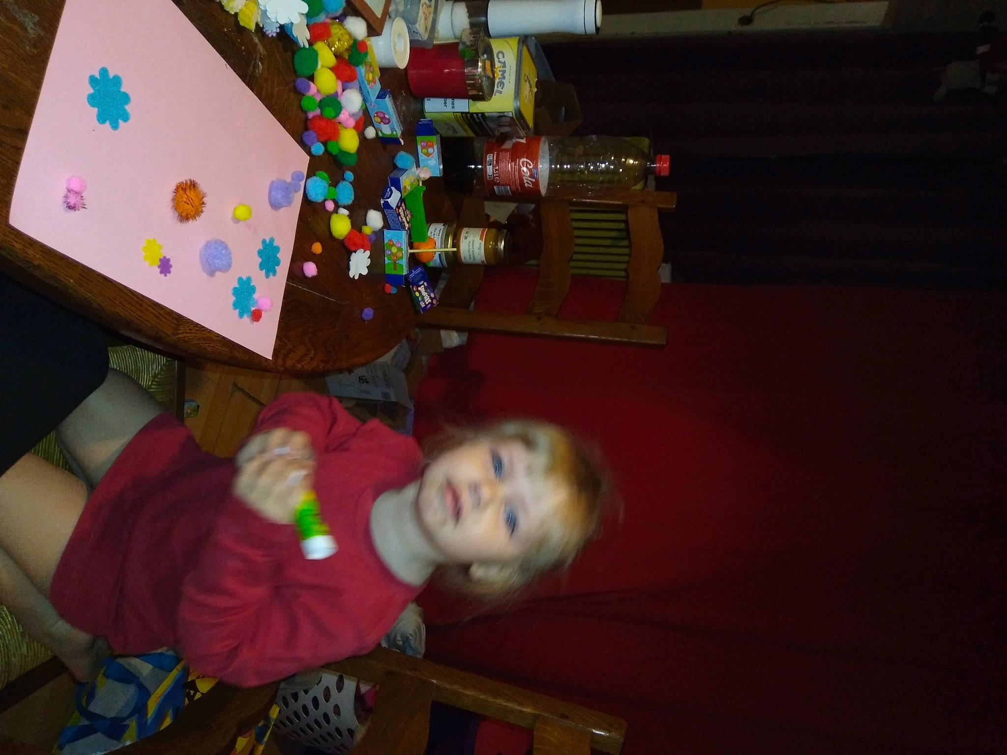 Clara a rejoint le concours — aidez-le/la à gagner de superbes lots ! baby, baby_toys, box, child, event, flooring, fun, party_supply, person, plastic, play, room, toddler, toy, wood