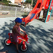 Lucas participe au concours pour gagner de l'argent avec cette photo :