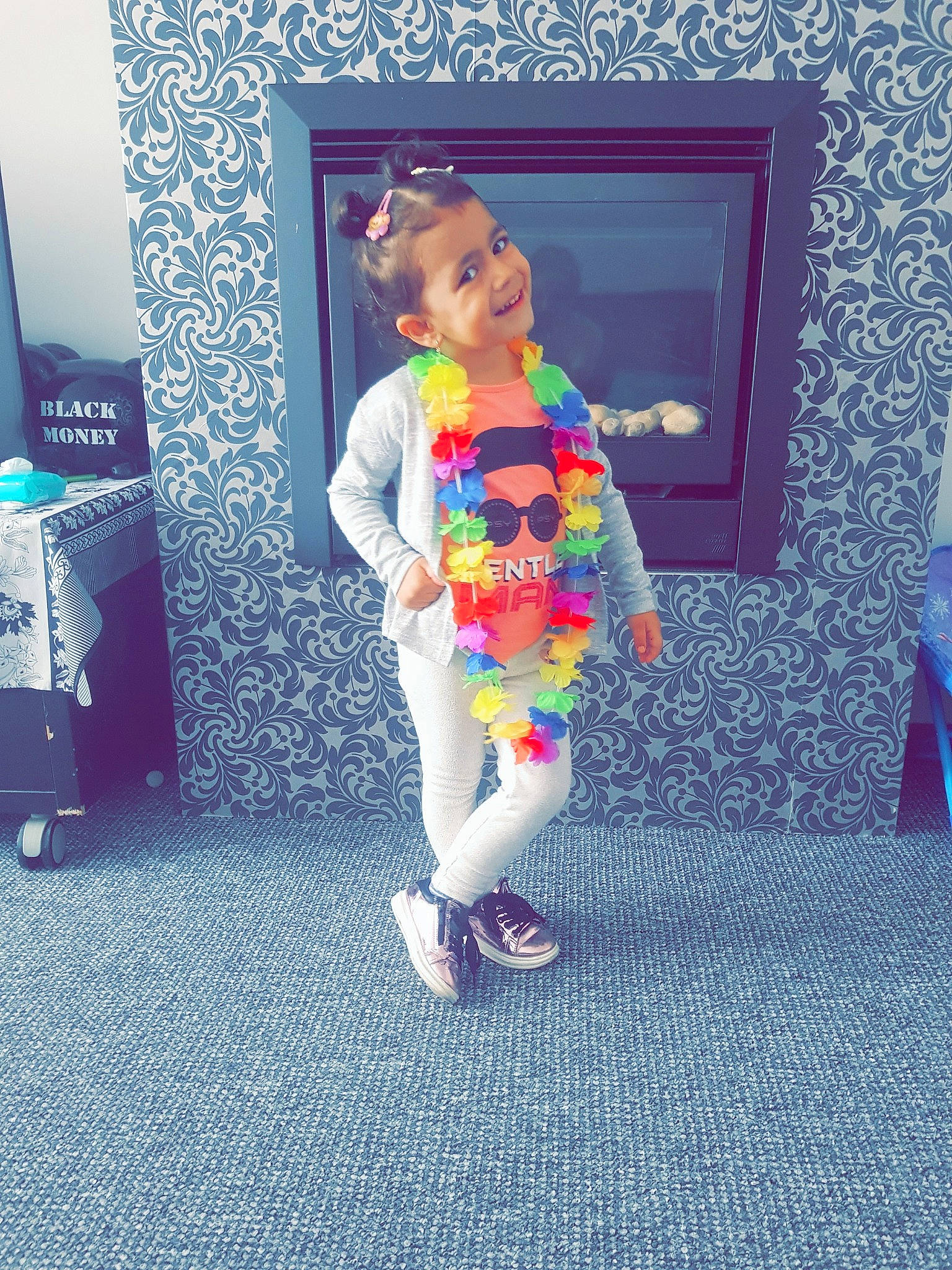 Natalia participe au concours pour gagner de l'argent avec cette photo : child, fun, joy, person, play, shoe, standing, style, toddler, toy, vacation