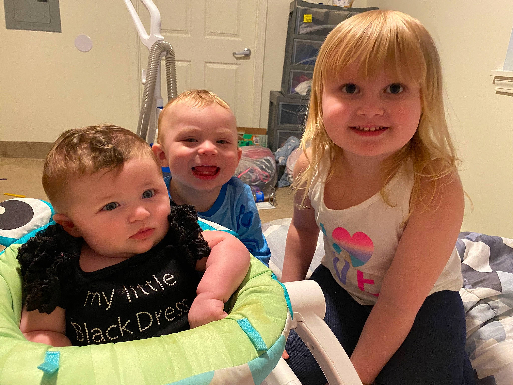 Aria is registered to the contest to win money with this photo: arm, baby, baby_toddler_clothing, cheek, child, eye, face, finger, fun, hair, hairstyle, happy, iris, joy, leisure, organ, person, sharing, skin, smile