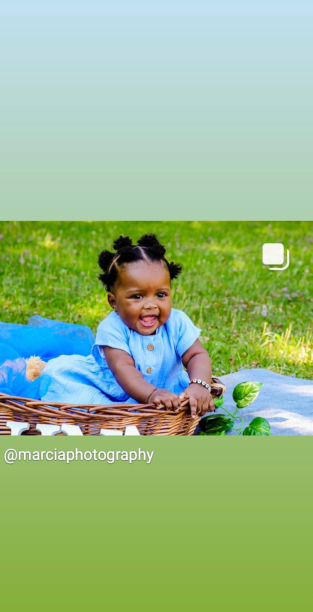 Luna participe au concours pour gagner de l'argent avec cette photo : adaptation, child, grass, happy, lawn, leisure, person, photography, picnic, plant, play, recreation, sitting, smile, summer, table, toddler, vacation, water