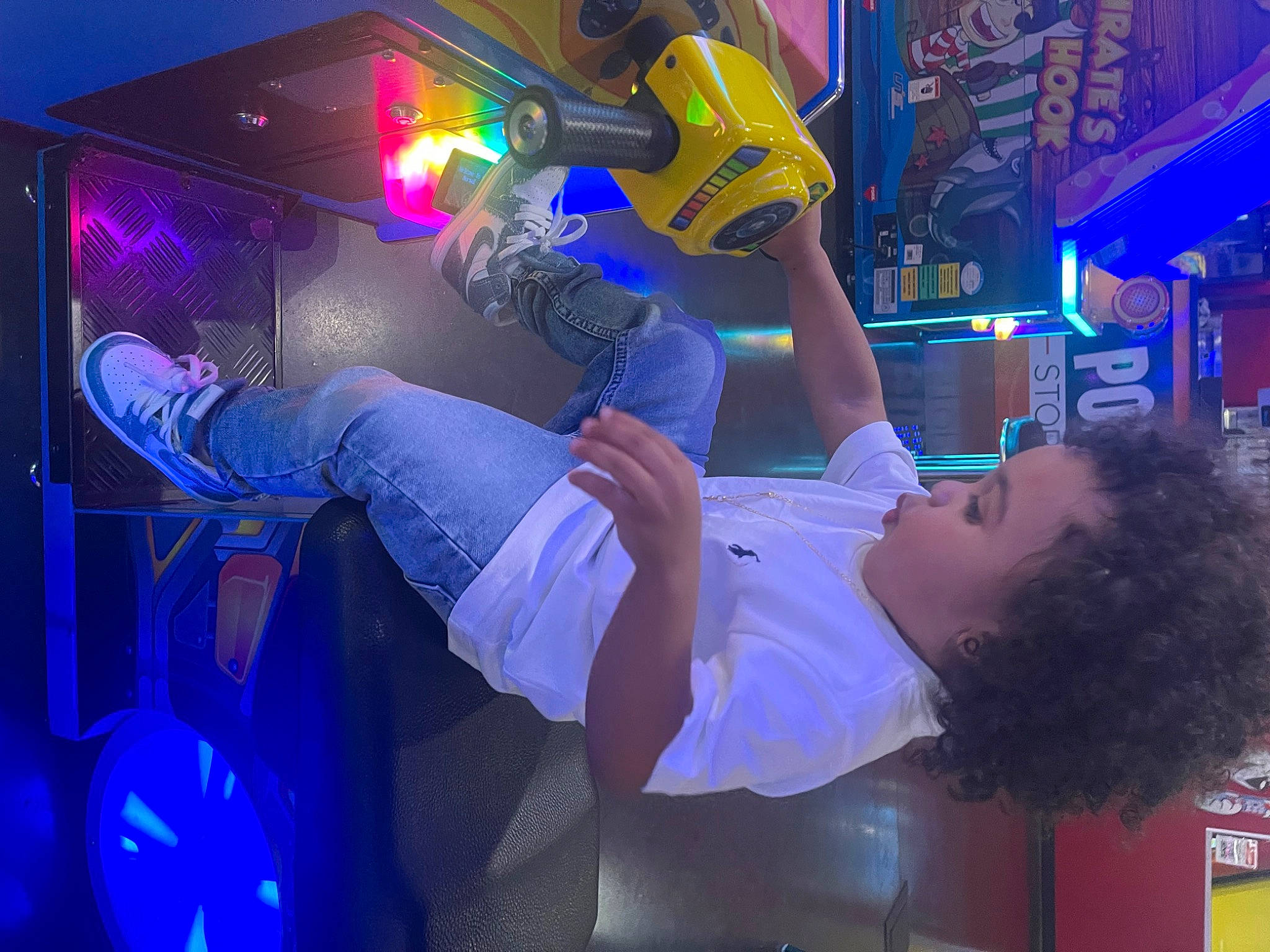 Tru is registered to the contest to win money with this photo: audio_equipment, blue, drink, electric_blue, entertainment, event, fun, games, human_leg, leisure, machine, magenta, music, music_artist, music_venue, night, performance, person, purple, thigh