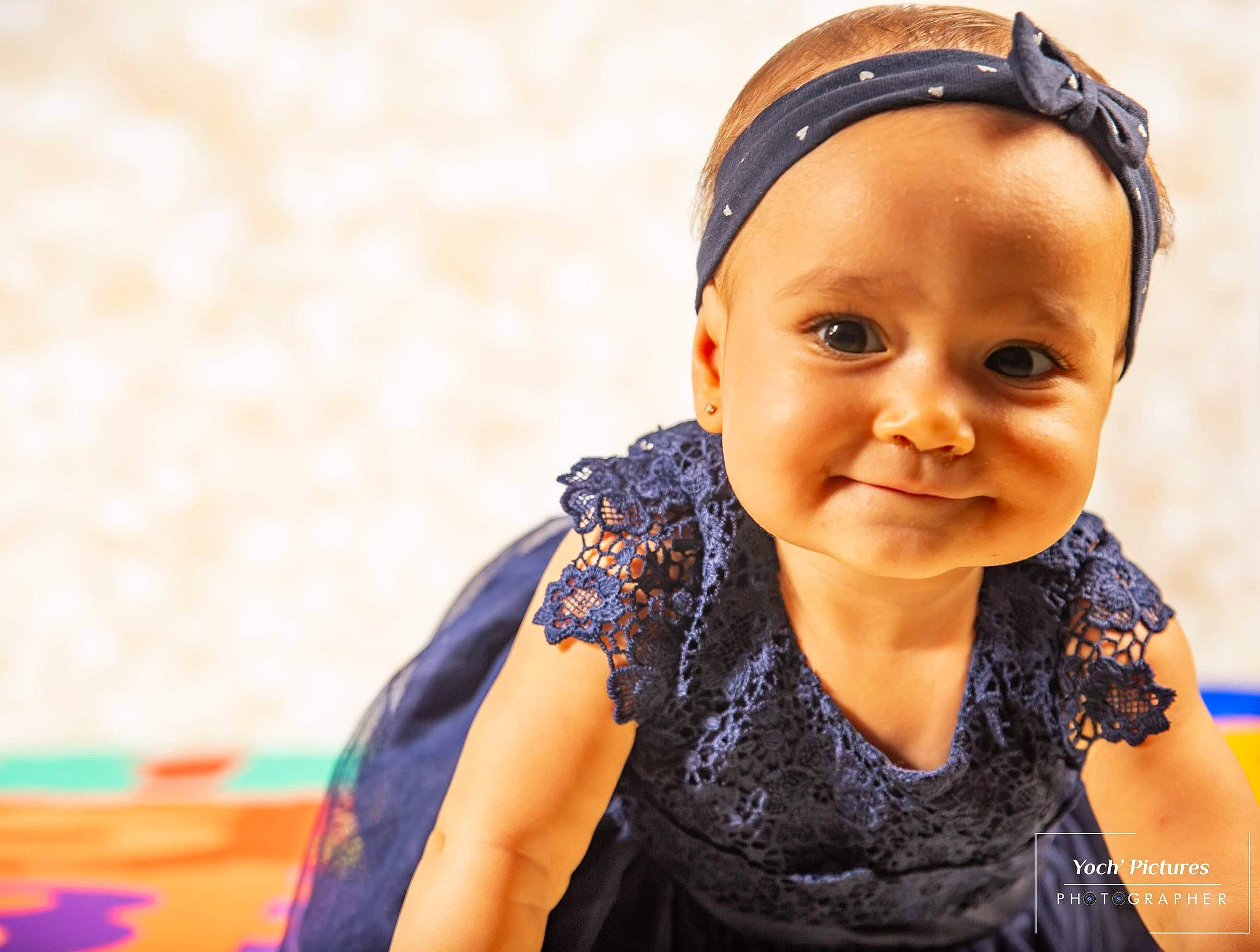 Paige participe au concours pour gagner de l'argent avec cette photo : baby, cheek, child, child_model, face, facial_expression, fashion_accessory, fun, hair_accessory, happy, head, headband, headgear, joy, people, person, photography, portrait_photography, skin, smile