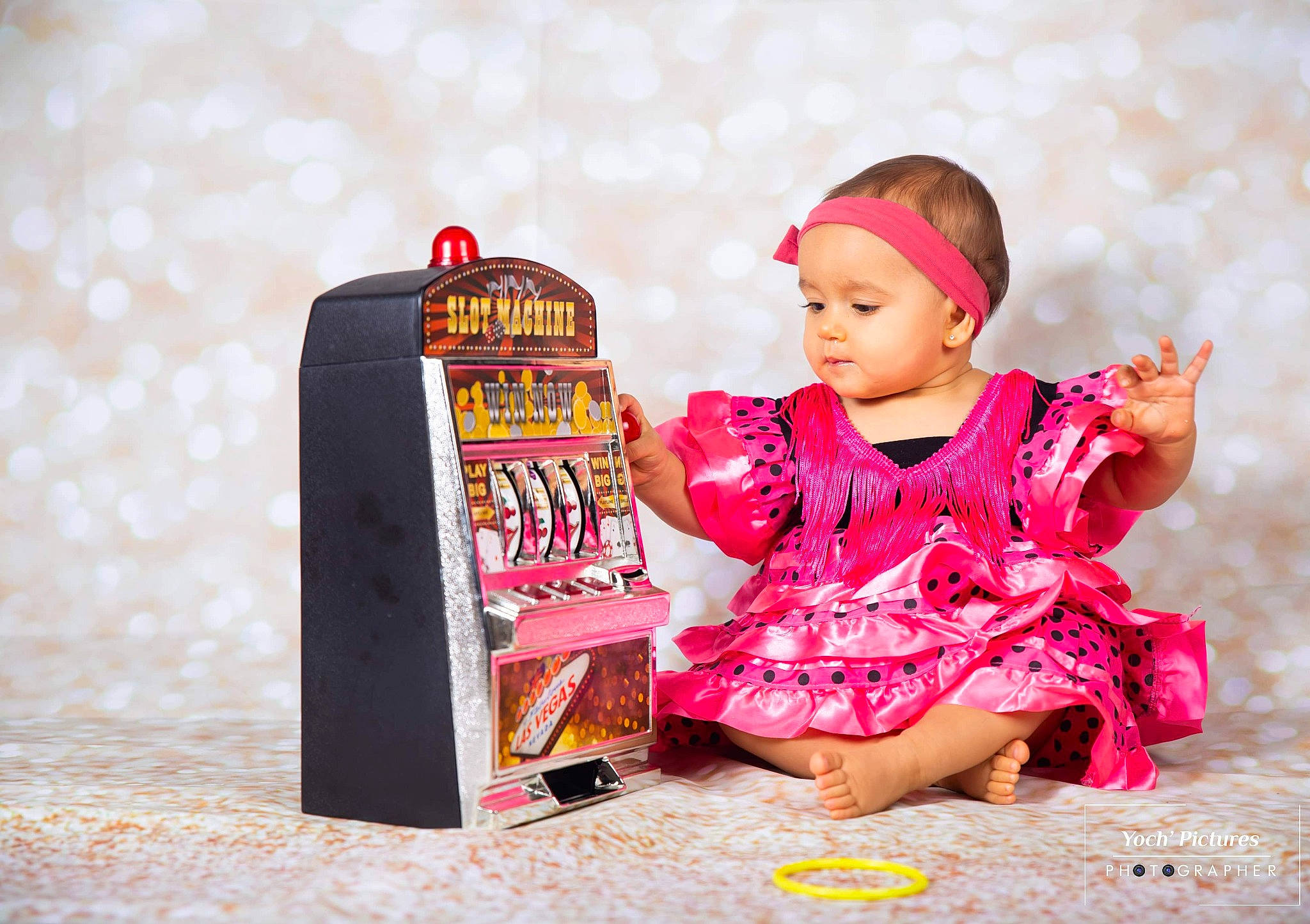 Paige a rejoint le concours — aidez-le/la à gagner de superbes lots ! child, doll, person, pink, play, playset, sitting, toddler, toy