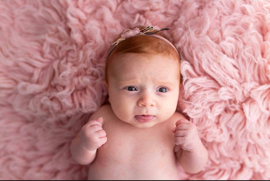 Nicole a rejoint le concours — aidez-le/la à gagner de superbes lots ! baby, beauty, cheek, child, close_up, eye, face, fur, head, human, lip, nose, person, photograph, photography, pink, portrait, portrait_photography, skin, smile