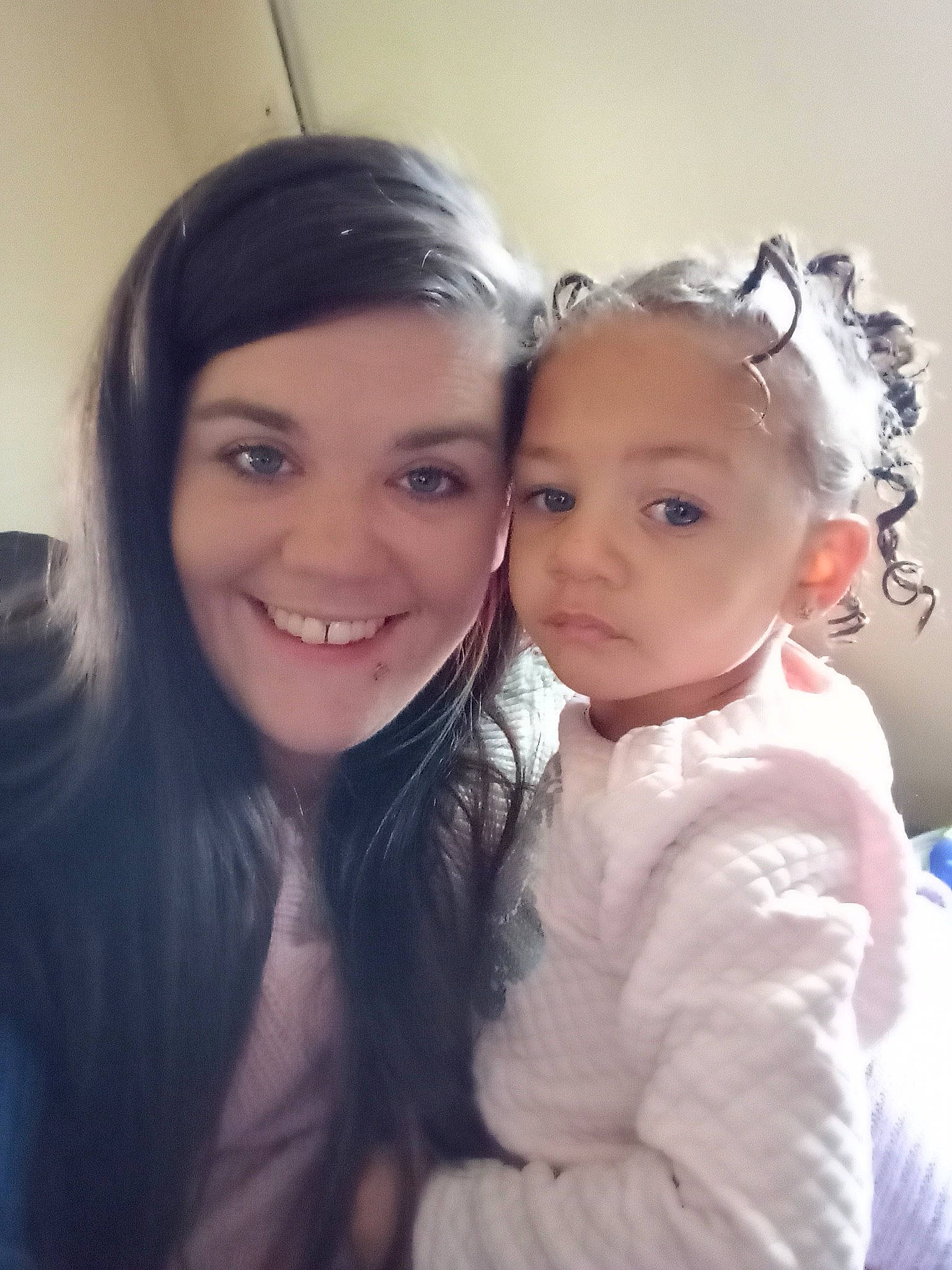 Corina is registered to the contest to win money with this photo: blond, bridal_accessory, cheek, child, event, eyebrow, eyelash, eyewear, fun, gesture, happy, headpiece, iris, joy, lip, long_hair, nose, person, selfie, skin