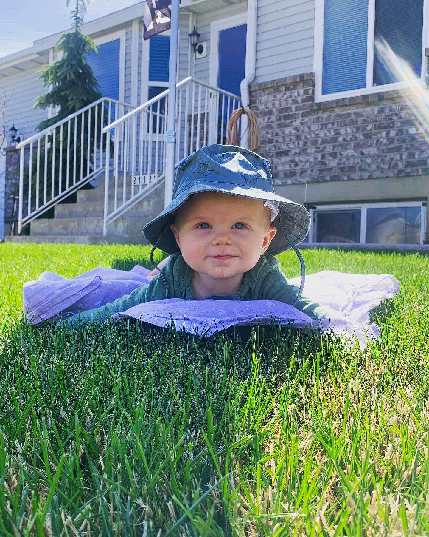 Kru joined the competition — help win amazing prizes! baby, baby_toddler_clothing, blue, electric_blue, grass, grass_family, grassland, happy, headgear, headwear, house, joy, lawn, leisure, meadow, people_in_nature, person, plant, porch, t_shirt