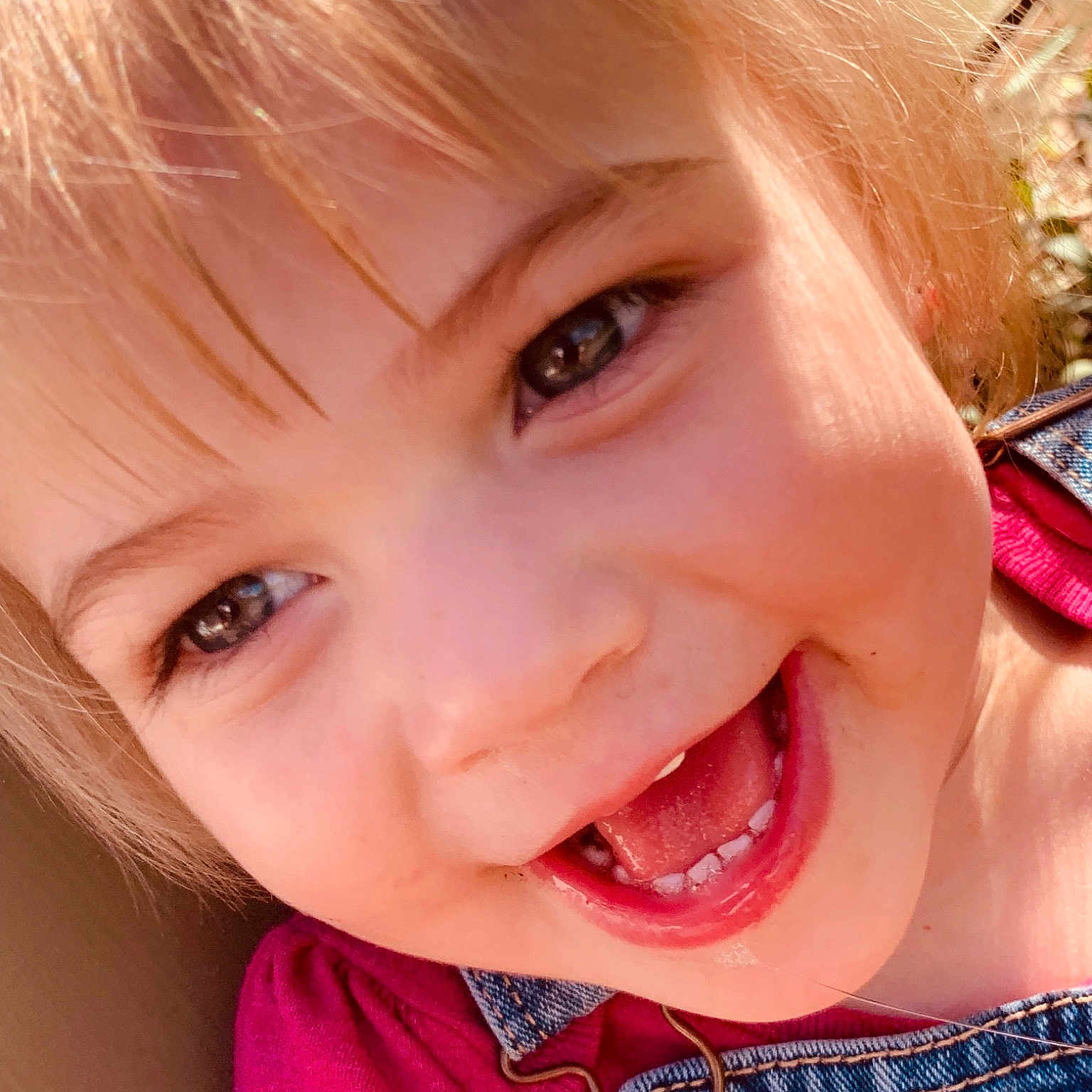 Mia Smith is registered to the contest to win money with this photo: beauty, blond, cheek, child, chin, eye, eyebrow, face, facial_expression, hair, head, joy, lip, mouth, nose, organ, person, pink, skin, smile