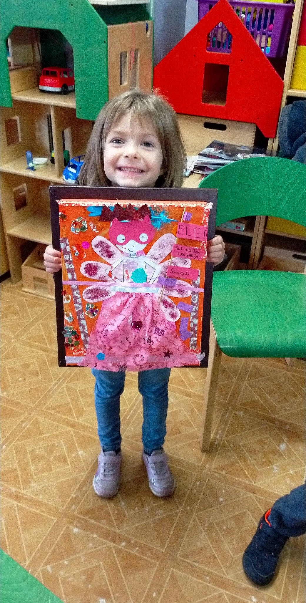 Elena participe au concours pour gagner de l'argent avec cette photo : child, joy, kindergarten, person, play, toddler