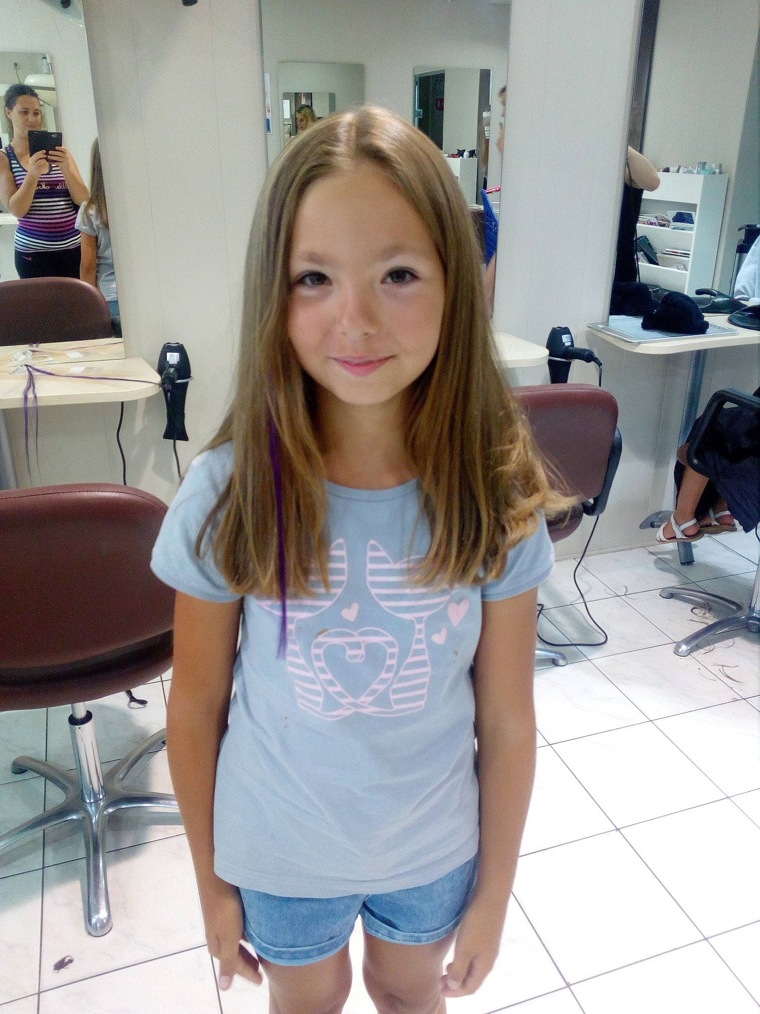 Lisa participe au concours pour gagner de l'argent avec cette photo : beauty, blond, brown_hair, eyebrow, hair, hair_coloring, hairstyle, jaw, joint, joy, leg, long_hair, neck, person, photography, shorts, shoulder, smile, snapshot, t_shirt