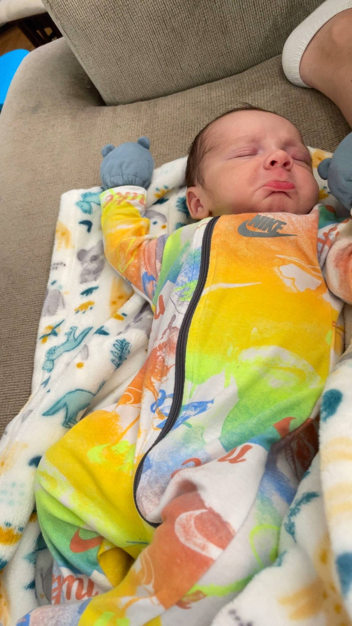 Raphael is registered to the contest to win money with this photo: baby, baby_products, baby_sleeping, baby_toddler_clothing, bedtime, cheek, child, comfort, linens, orange, pattern, person, product, room, skin, sleep, sleeve, textile, toddler, white