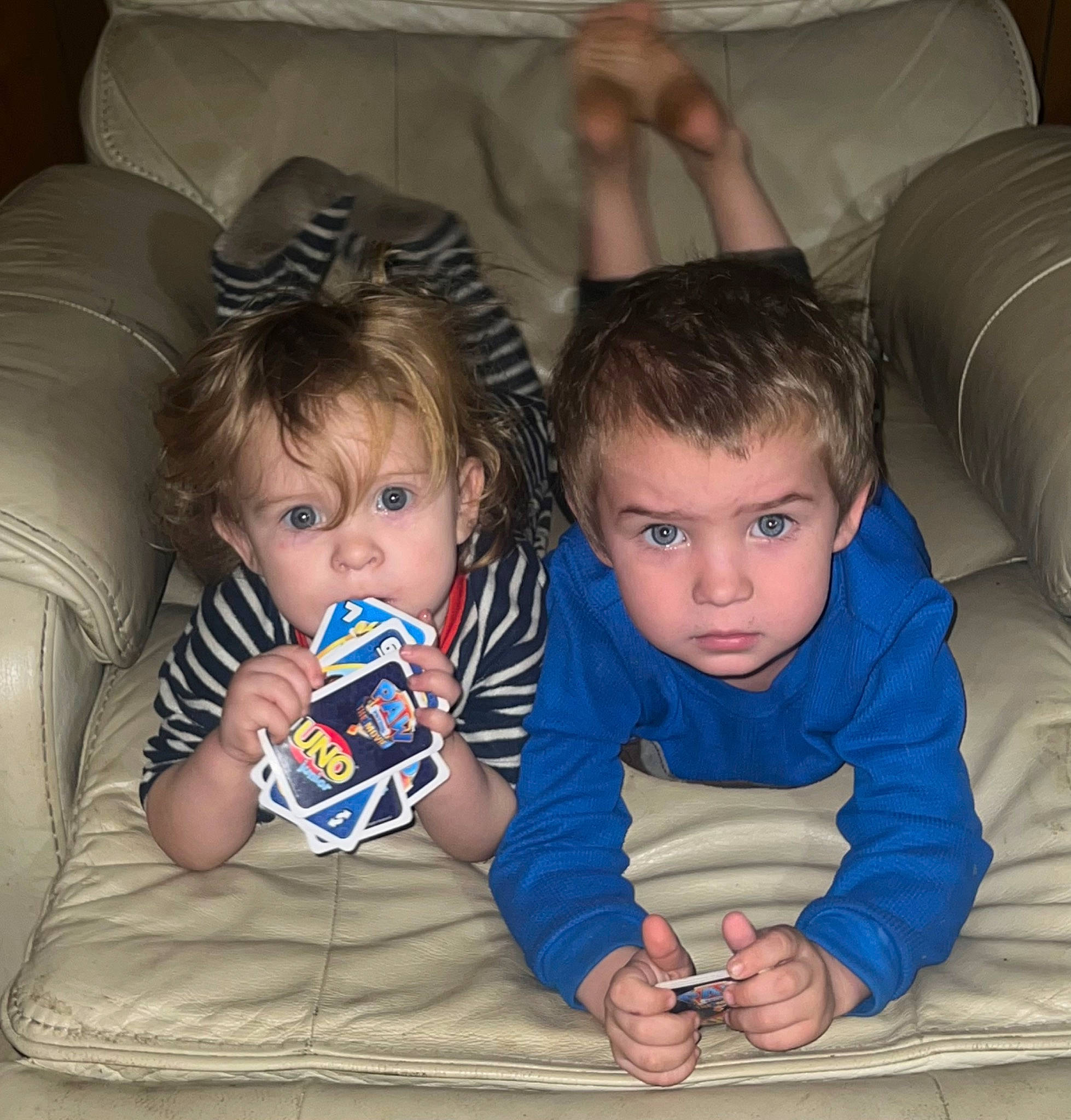 Laura is registered to the contest to win money with this photo: baby, baby_toddler_clothing, cheek, comfort, eye, finger, fun, hair, hairstyle, hand, head, human_body, iris, lap, mouth, nose, people, person, sharing, skin