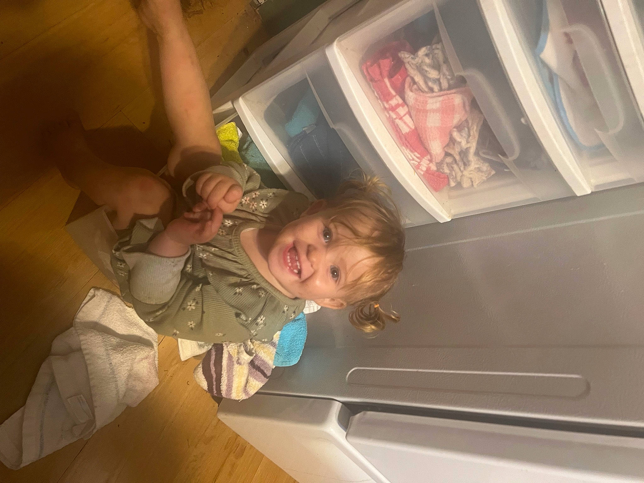 Laura joined the competition — help win amazing prizes! automotive_exterior, ceiling, child, comfort, family_car, fun, gesture, happy, joy, luxury_vehicle, passenger, person, picture_frame, room, t_shirt, toddler, vehicle_door