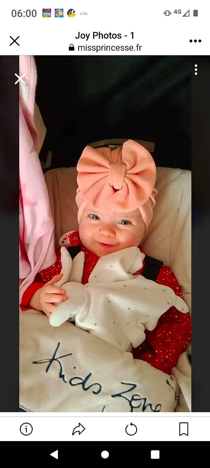 Joy a rejoint le concours — aidez-le/la à gagner de superbes lots ! baked_goods, baking, buttercream, cake_decorating, carmine, dessert, doll, event, fictional_character, figurine, happy, headwear, icing, peach, person, petal, sitting, sugar_cake, sugar_paste, sweetness