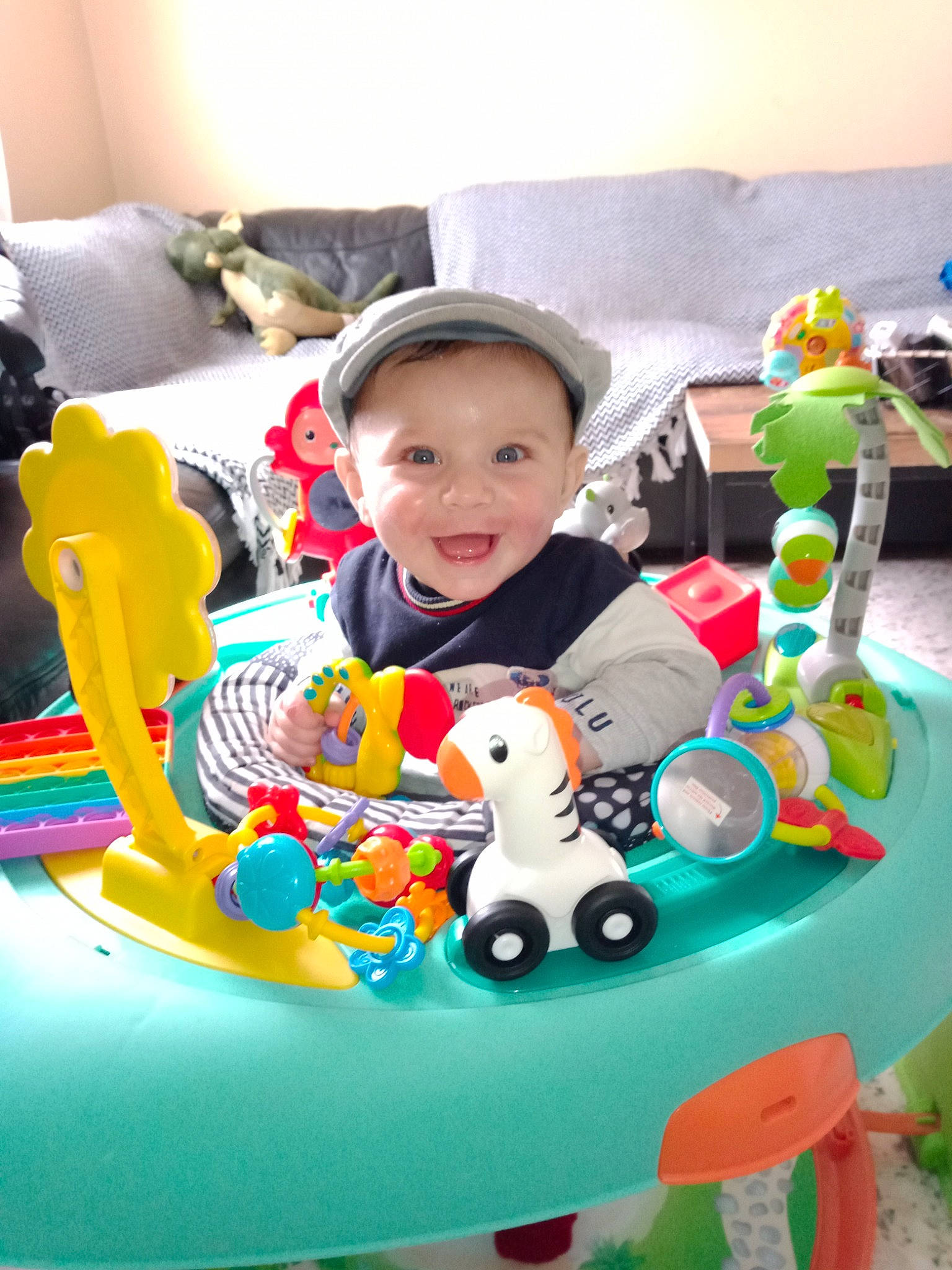 Diego participe au concours pour gagner de l'argent avec cette photo : amusement_ride, baby, baby_playing_with_toys, baby_products, baby_toys, child, event, fun, happy, headwear, joy, leisure, party, party_supply, person, play, recreation, room, sitting, smile