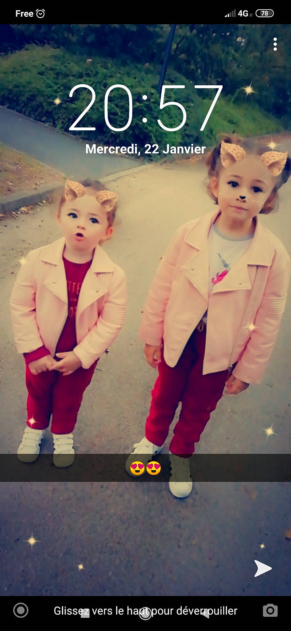 Kamélya participe au concours pour gagner de l'argent avec cette photo : child, person, photo_caption, toddler