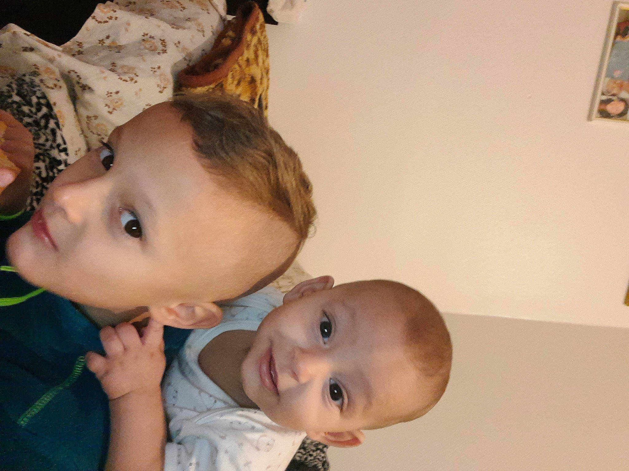 Jibril participe au concours pour gagner de l'argent avec cette photo : baby, baby_toddler_clothing, blond, cheek, child, ear, eyebrow, eyelash, forehead, gesture, happy, iris, joy, lip, mouth, neck, nose, person, skin, smile