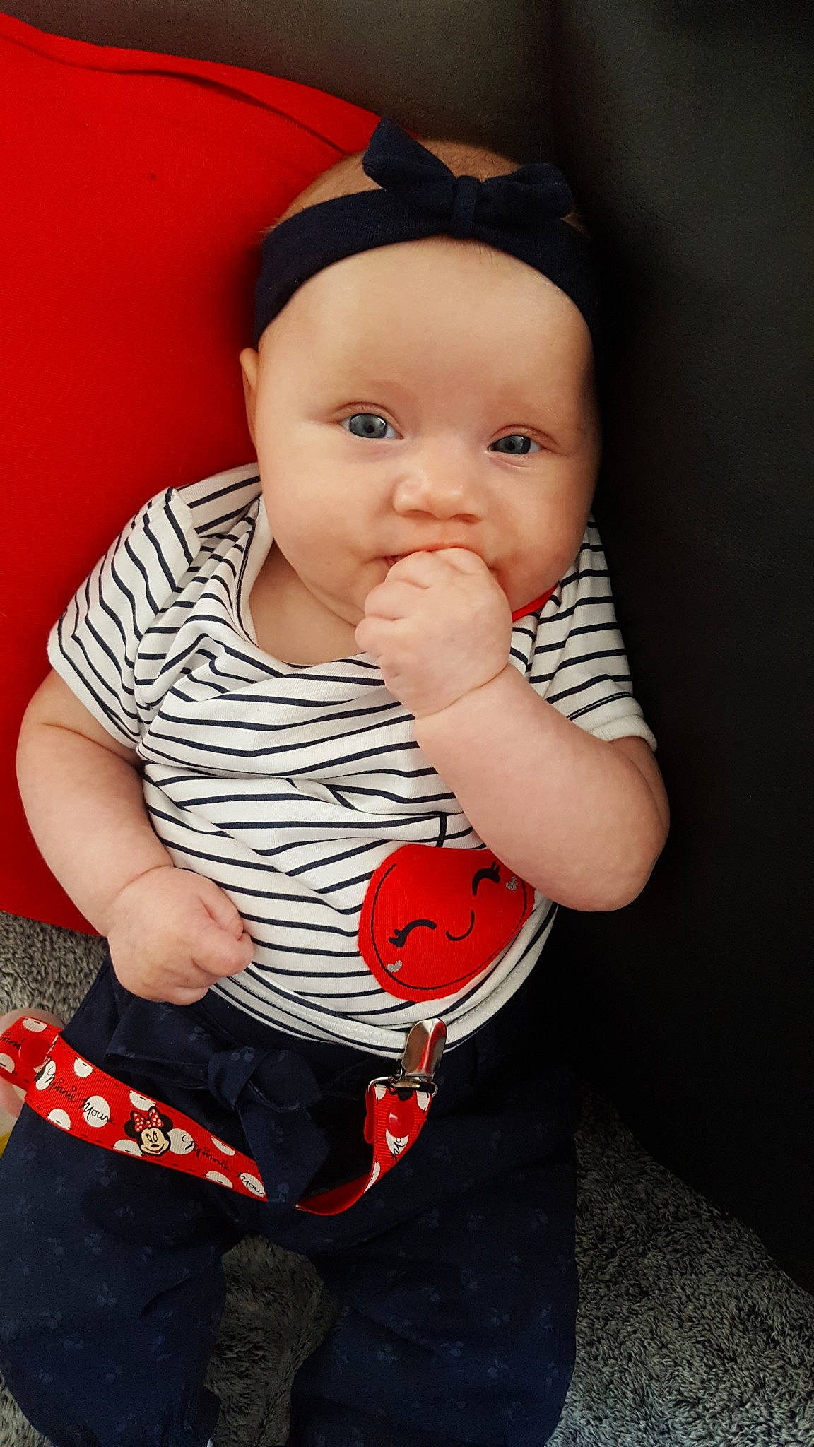 Maylie a rejoint le concours — aidez-le/la à gagner de superbes lots ! baby, baby_products, baby_toddler_clothing, cheek, child, joy, lip, mouth, nose, person, red, skin, sleeve, toddler