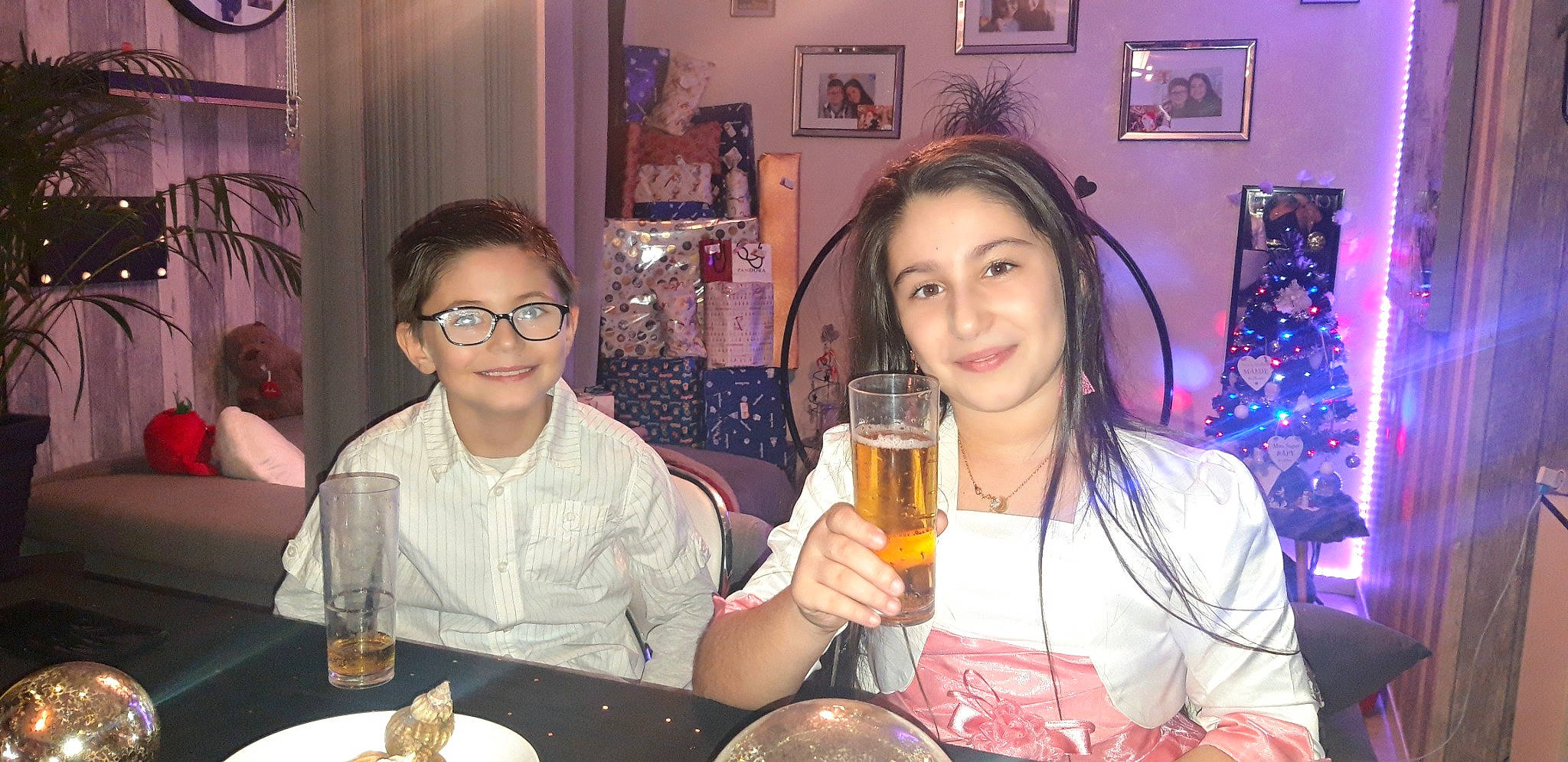 Cebrail a rejoint le concours — aidez-le/la à gagner de superbes lots ! drink, event, food, glasses, joy, meal, party, person