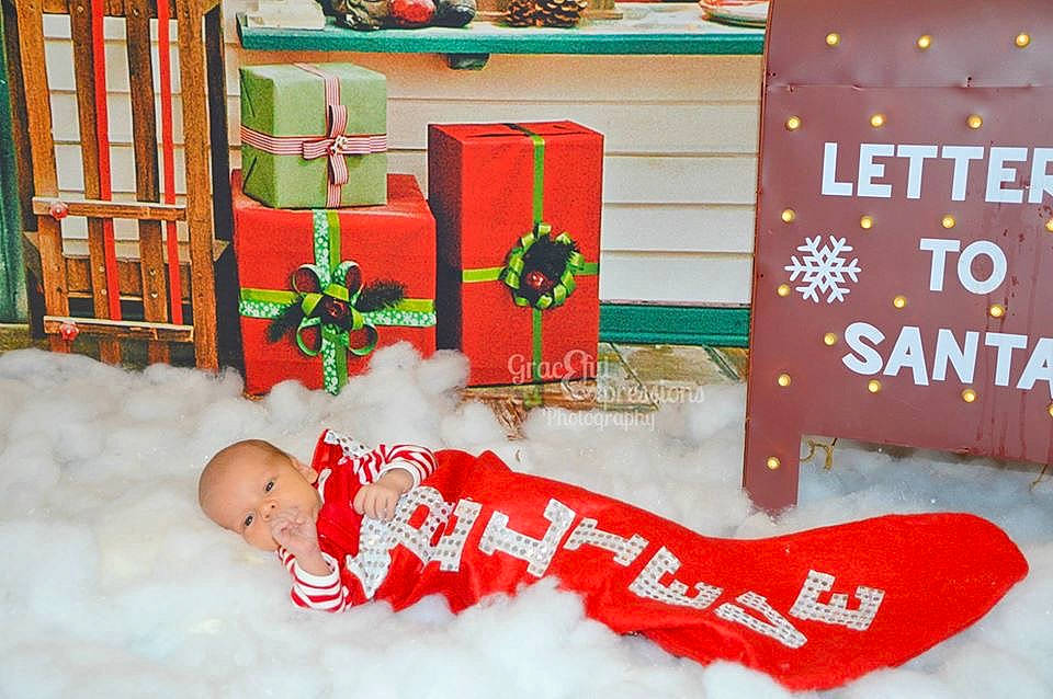 Elijah joined the competition — help win amazing prizes! christmas, christmas_decoration, christmas_eve, fictional_character, person