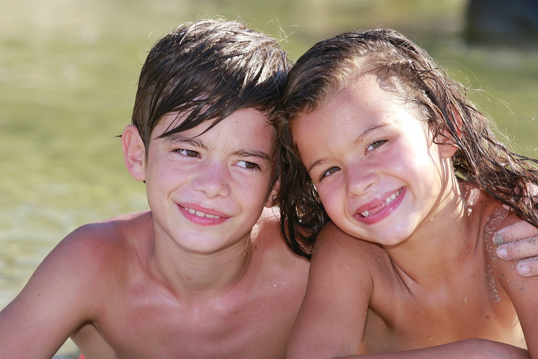 Ange a rejoint le concours — aidez-le/la à gagner de superbes lots ! child, face, facial_expression, friendship, fun, happy, joy, laugh, leisure, person, photography, sibling, smile, summer, vacation
