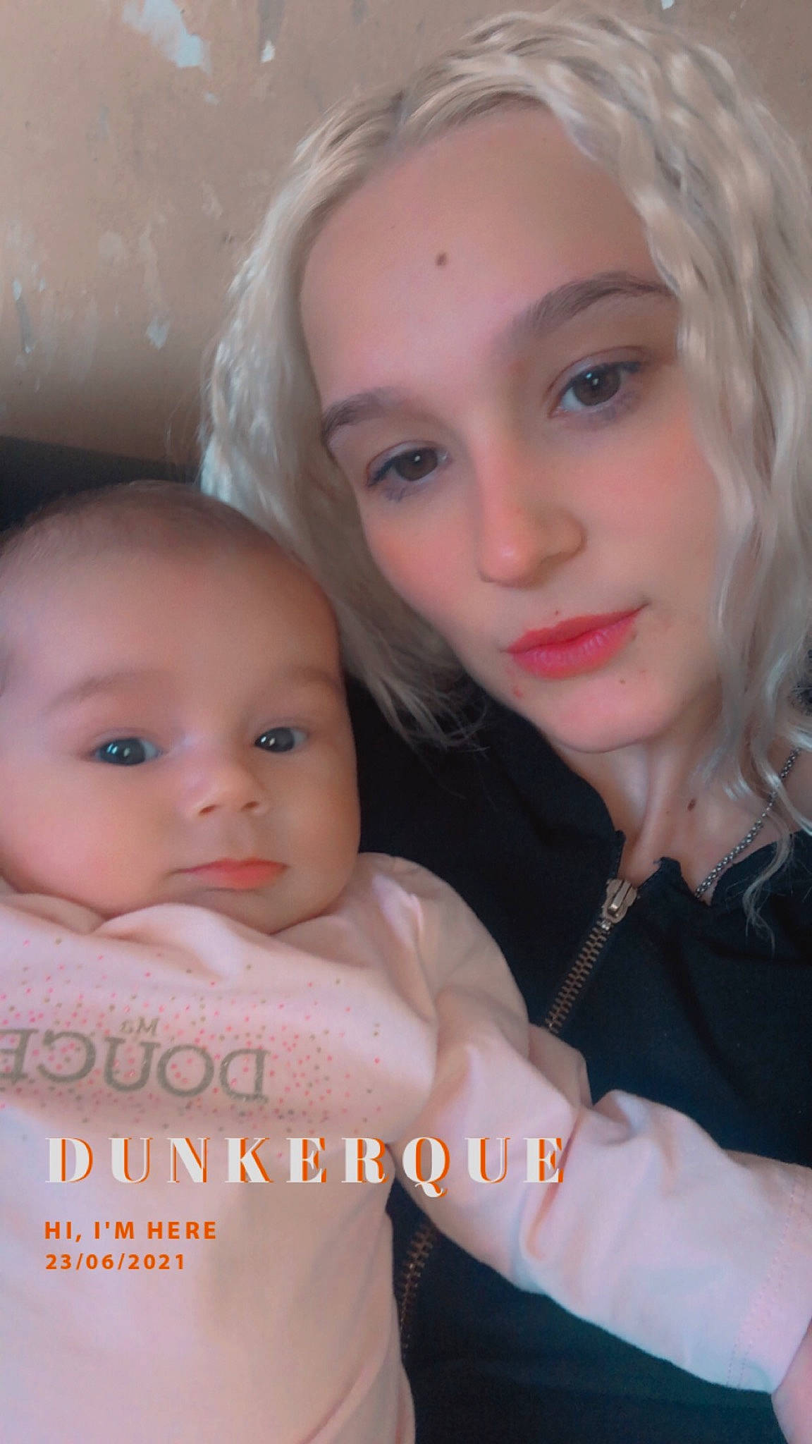 Katharina a rejoint le concours — aidez-le/la à gagner de superbes lots ! baby, blond, cheek, child, chin, close_up, eye, eyebrow, eyelash, face, forehead, gesture, happy, iris, lip, lipstick, mouth, nose, person, skin