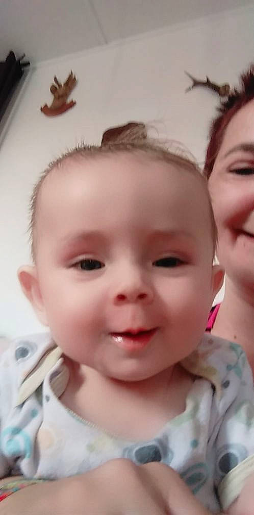 Elliott participe au concours pour gagner de l'argent avec cette photo : cheek, chin, ear, eye, eyebrow, eyelash, face, facial_expression, forehead, hair, head, iris, lip, mouth, neck, nose, organ, person, skin, smile