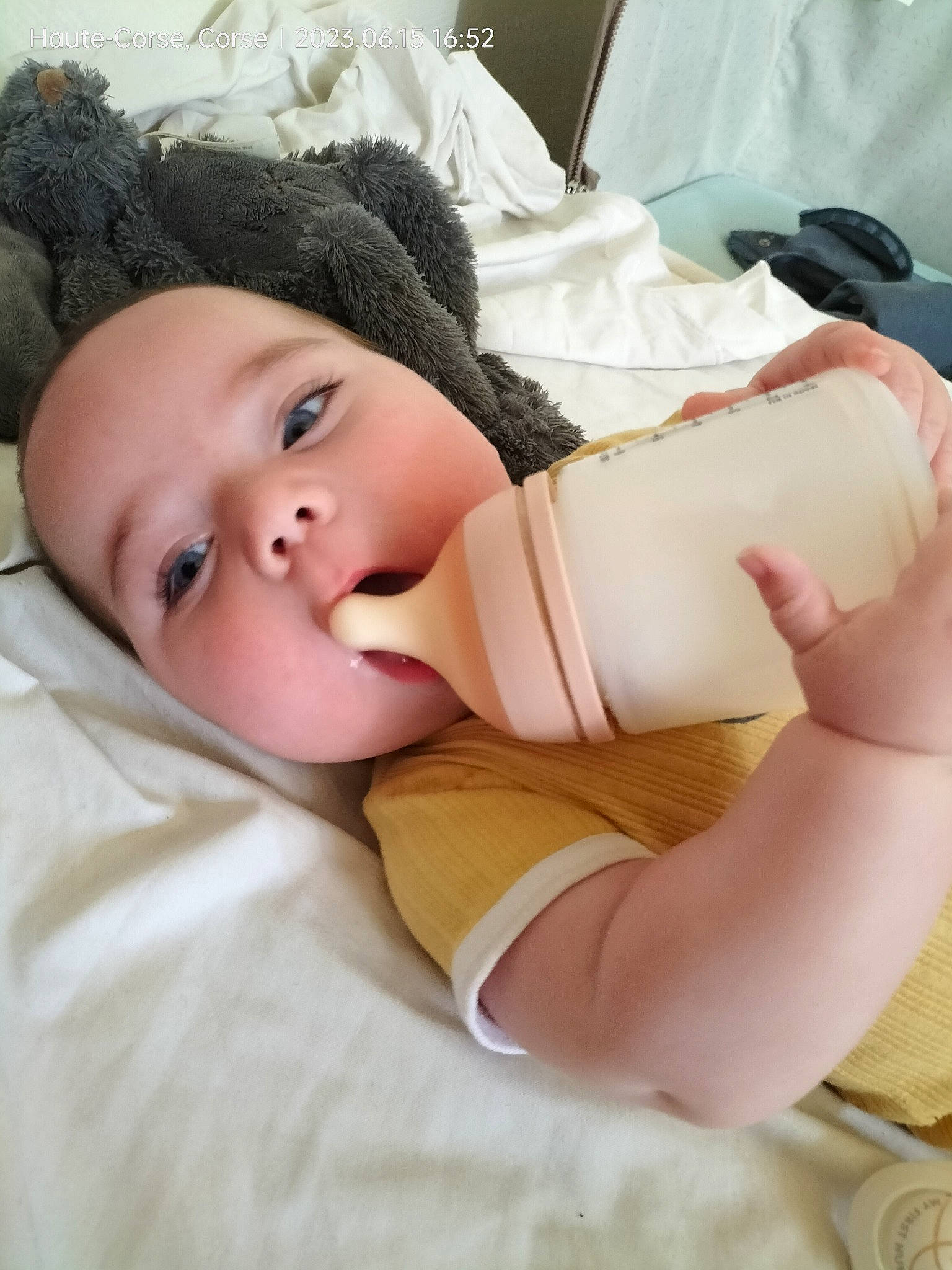 Dylan a rejoint le concours — aidez-le/la à gagner de superbes lots ! abdomen, baby, baby_sleeping, baby_toddler_clothing, bedtime, cheek, chest, child, comfort, elbow, eyelash, human_leg, knee, linens, lip, person, room, skin, sleep, thigh