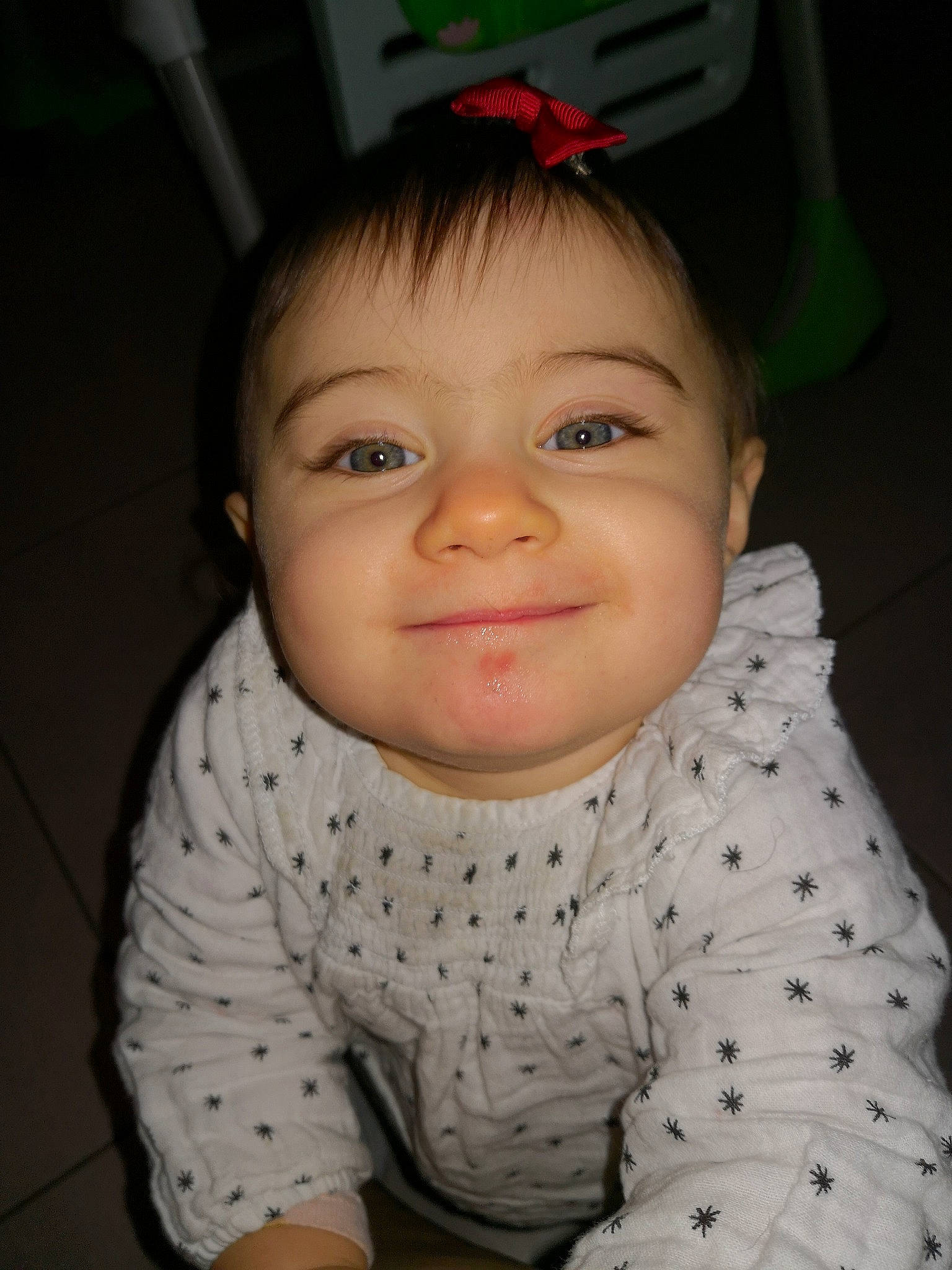 Jade participe au concours pour gagner de l'argent avec cette photo : boy, cheek, child, chin, day, eye, eyebrow, face, facial_expression, forehead, girl, hair, head, human_hair_color, infant, joy, lip, nose, person, skin