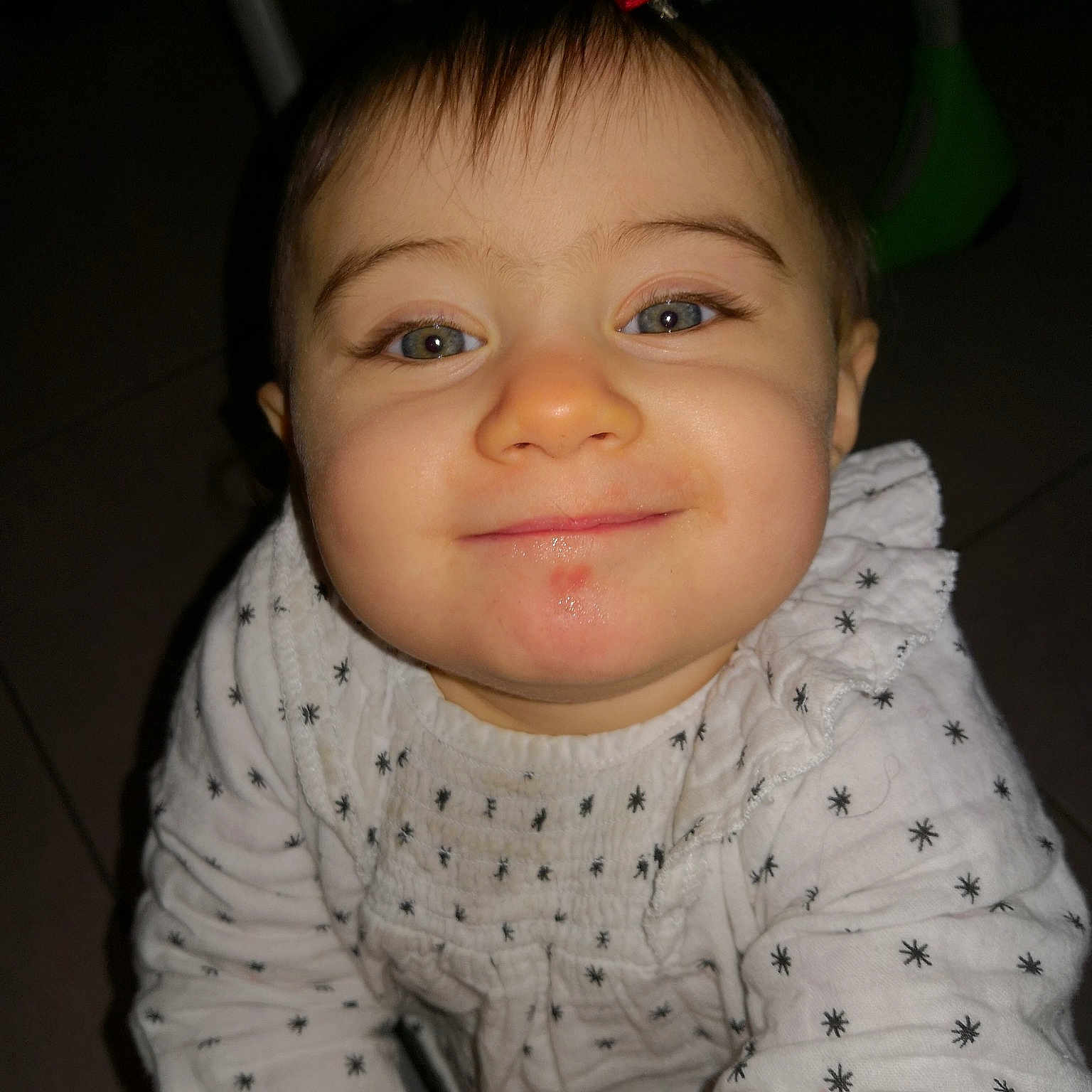 Jade participe au concours pour gagner de l'argent avec cette photo : boy, cheek, child, chin, day, eye, eyebrow, face, facial_expression, forehead, girl, hair, head, human_hair_color, infant, joy, lip, nose, person, skin