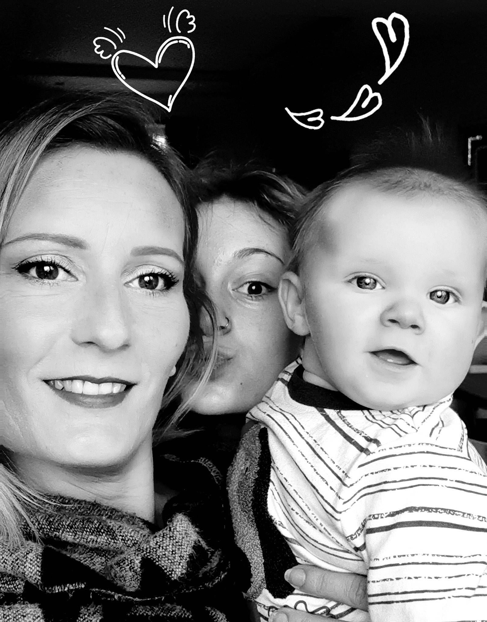 Côme a rejoint le concours — aidez-le/la à gagner de superbes lots ! beauty, black, black_and_white, child, emotion, face, facial_expression, friendship, girl, happiness, human, joy, monochrome, monochrome_photography, mother, person, photograph, photography, portrait, smile