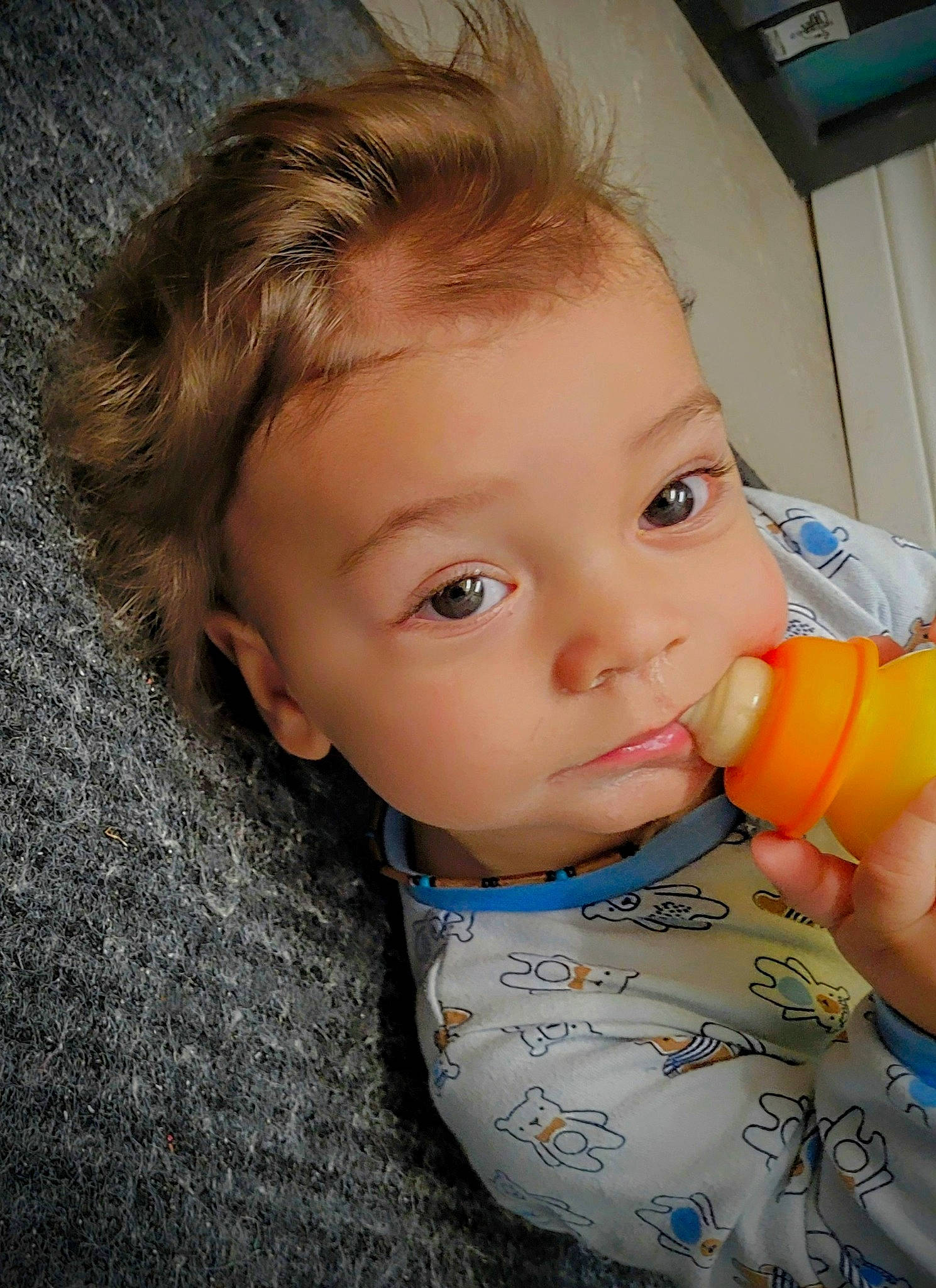 Nicolas participe au concours pour gagner de l'argent avec cette photo : baby_toddler_clothing, cheek, child, drink, drinking, drinkware, eyelash, flash_photography, fruit, happy, iris, juice, lip, neck, nose, orange_drink, orange_soft_drink, person, skin, toddler