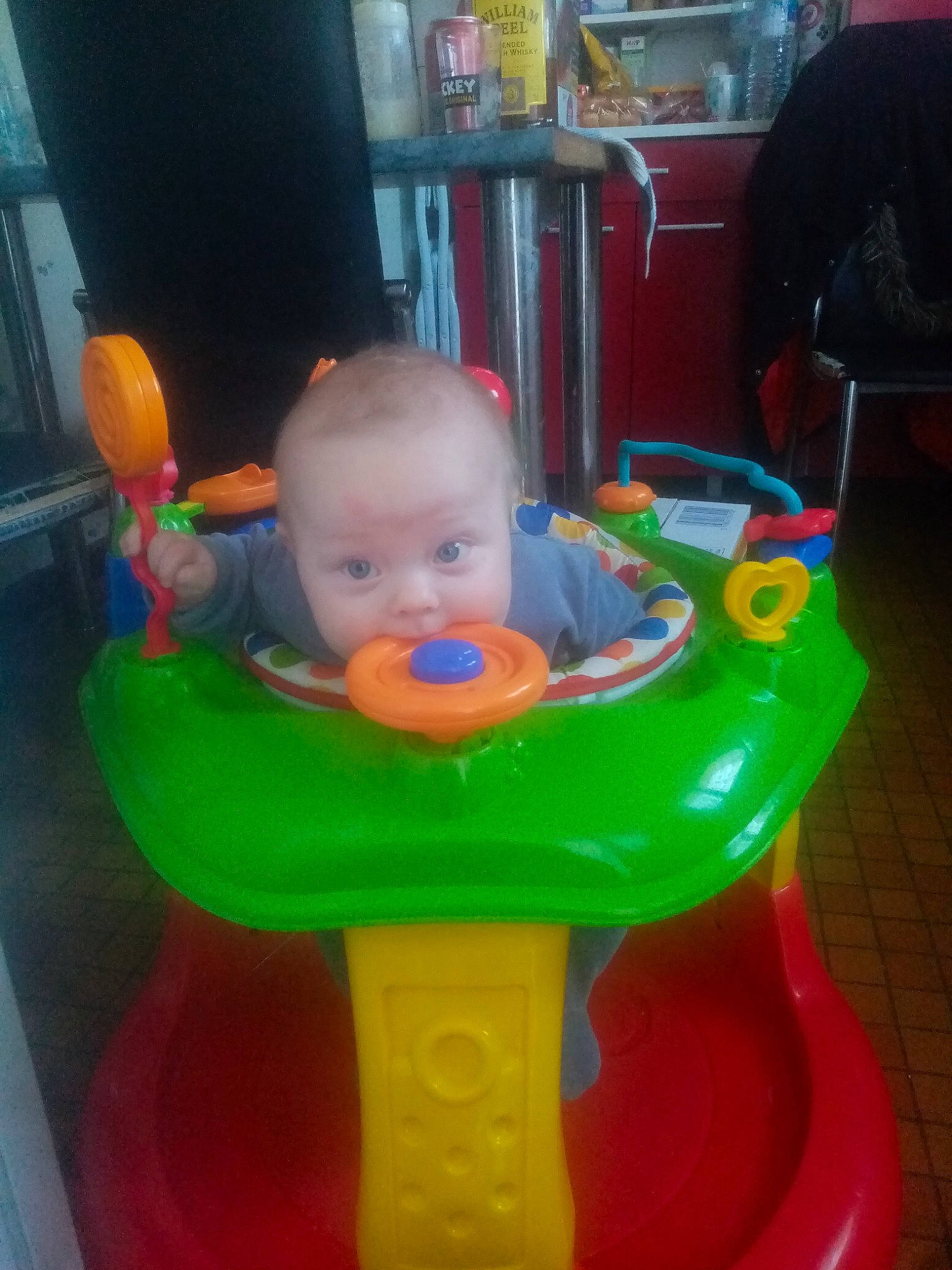 Jamy participe au concours pour gagner de l'argent avec cette photo : baby, baby_products, baby_toys, child, fun, person, play, product, toddler, toy