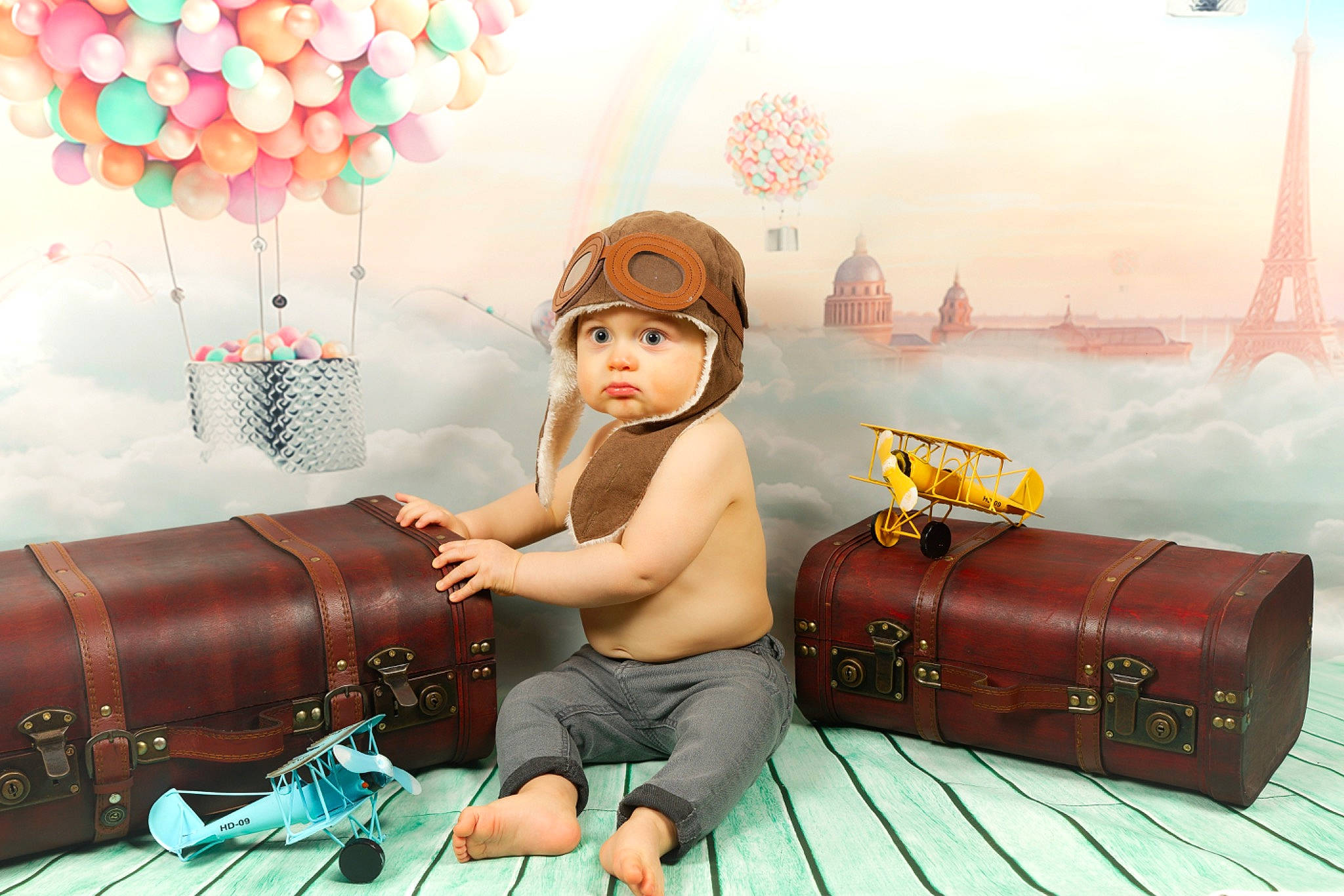 Adam participe au concours pour gagner de l'argent avec cette photo : art, furniture, headwear, illustration, person, suitcase