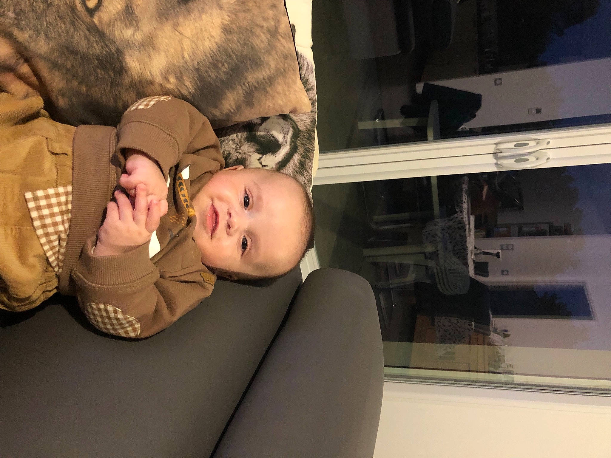 Nathan a rejoint le concours — aidez-le/la à gagner de superbes lots ! auto_part, automotive_design, baby, baby_toddler_clothing, cheek, child, comfort, eyelash, flash_photography, fun, hat, headgear, person, personal_protective_equipment, portrait_photography, room, sitting, skin, toddler