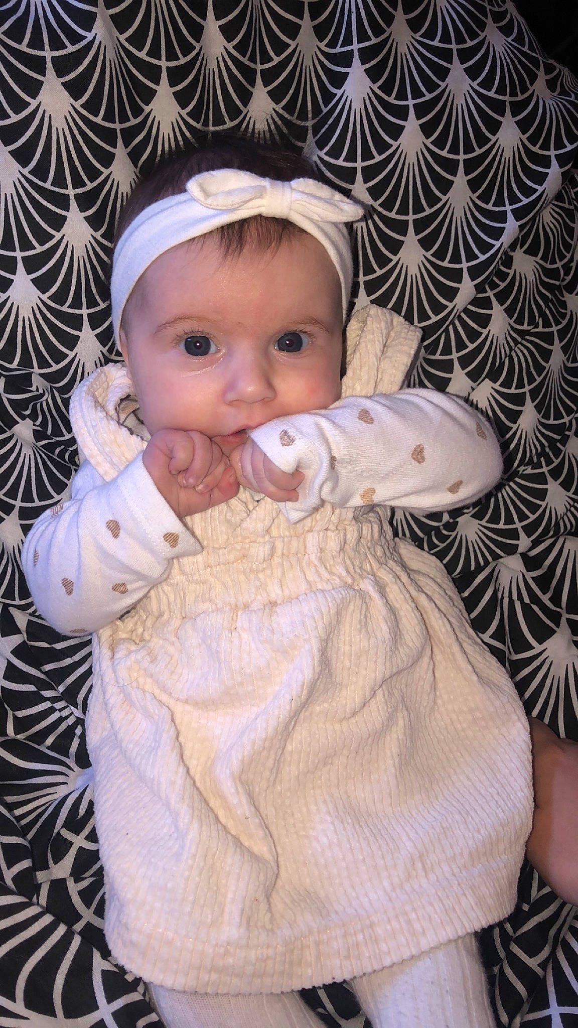 Layana a rejoint le concours — aidez-le/la à gagner de superbes lots ! baby, baby_toddler_clothing, cap, cheek, child, eyelash, face, finger, fur, happy, iris, knit_cap, lip, outerwear, pattern, person, pink, skin, sleeve, toddler