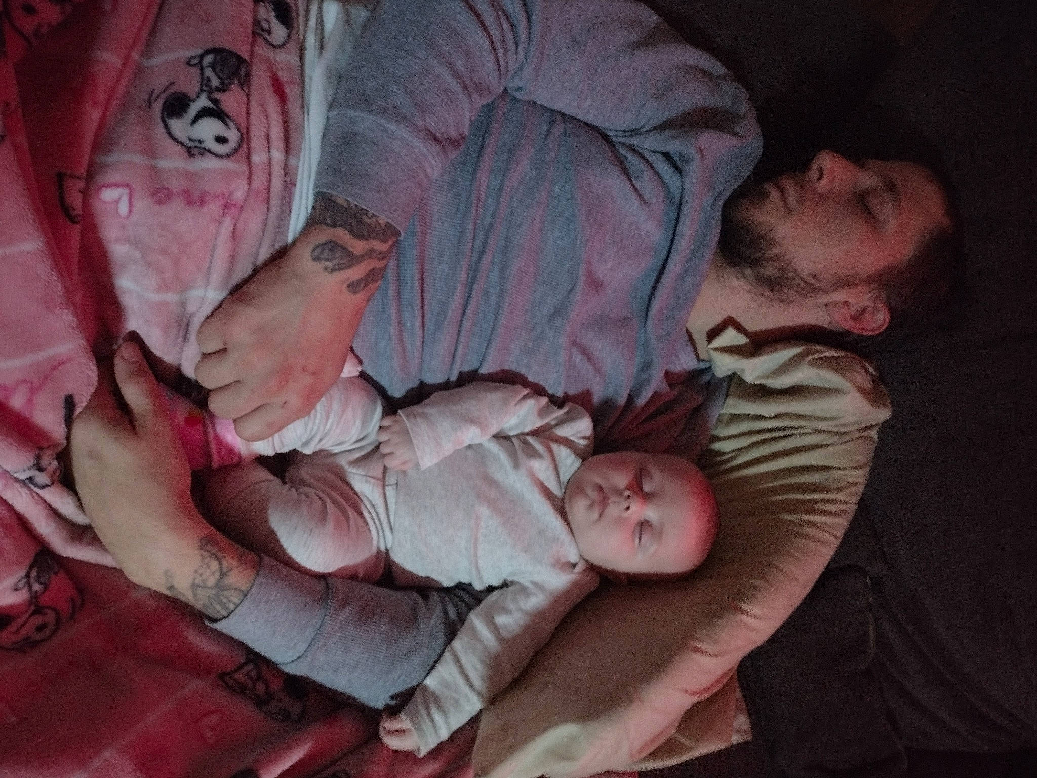 Adysuhn is registered to the contest to win money with this photo: arm, baby, child, comfort, darkness, event, finger, flash_photography, flesh, fun, human_leg, lap, mammal, mouth, nap, person, room, sitting, skin, toddler