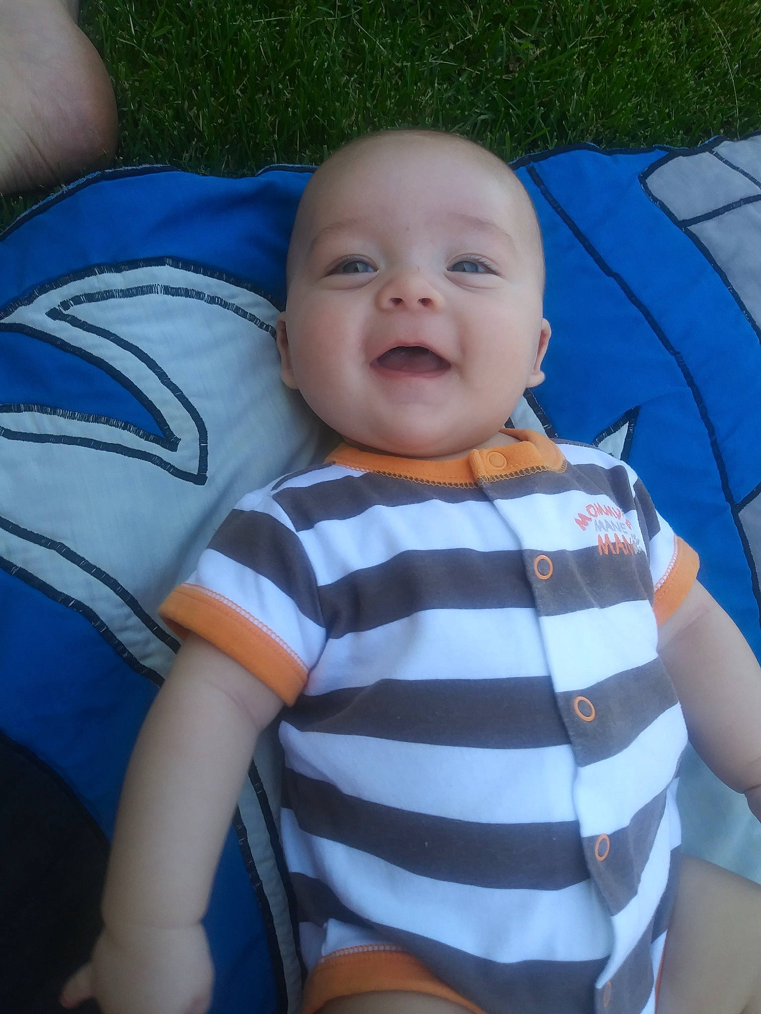 Arrow is registered to the contest to win money with this photo: baby, baby_products, cheek, child, eye, face, grass, head, person, product, skin, smile, summer, toddler