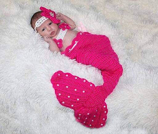 Cassy participe au concours pour gagner de l'argent avec cette photo : child, costume, costume_accessory, crochet, design, fashion_accessory, fur, hair_accessory, headgear, headpiece, headwear, knitting, magenta, pattern, person, pink, textile, wool