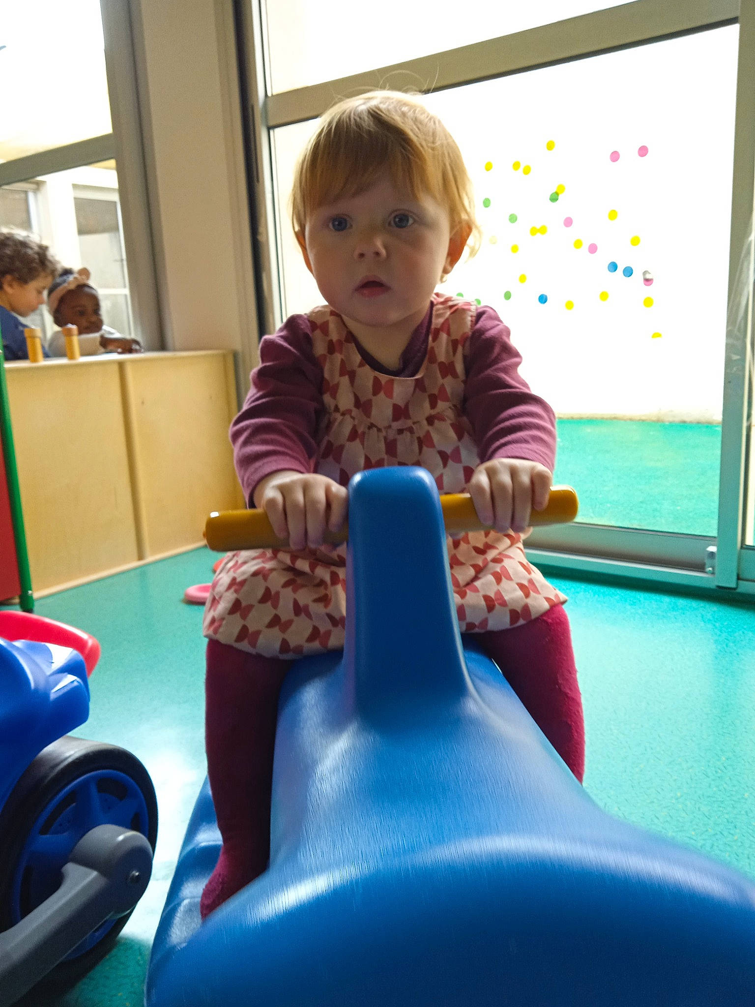 Amaly participe au concours pour gagner de l'argent avec cette photo : arm, baby, baby_playing_with_toys, baby_toys, child, electric_blue, fun, happy, leisure, outdoor_play_equipment, person, photograph, play, playground, product, recreation, room, sitting, snapshot, standing