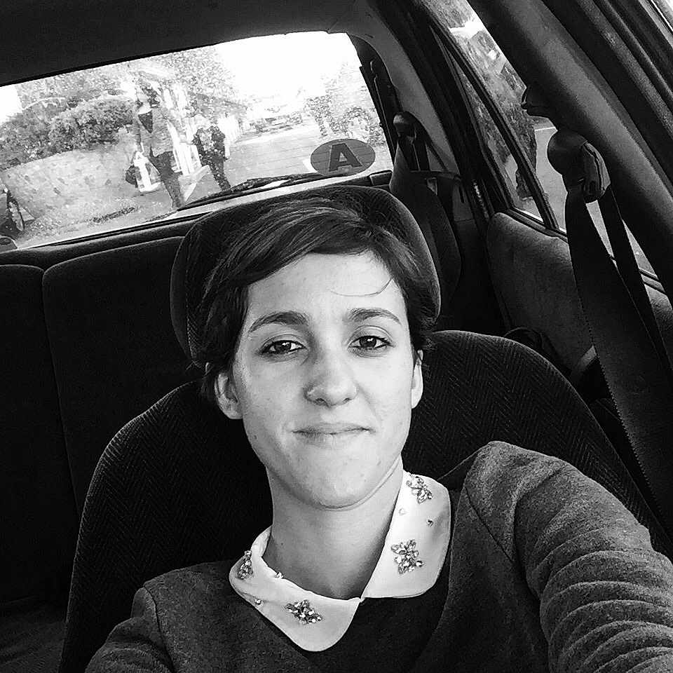 Alicia participe au concours pour gagner de l'argent avec cette photo :