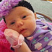 Aline is registered to the contest to win money with this photo: