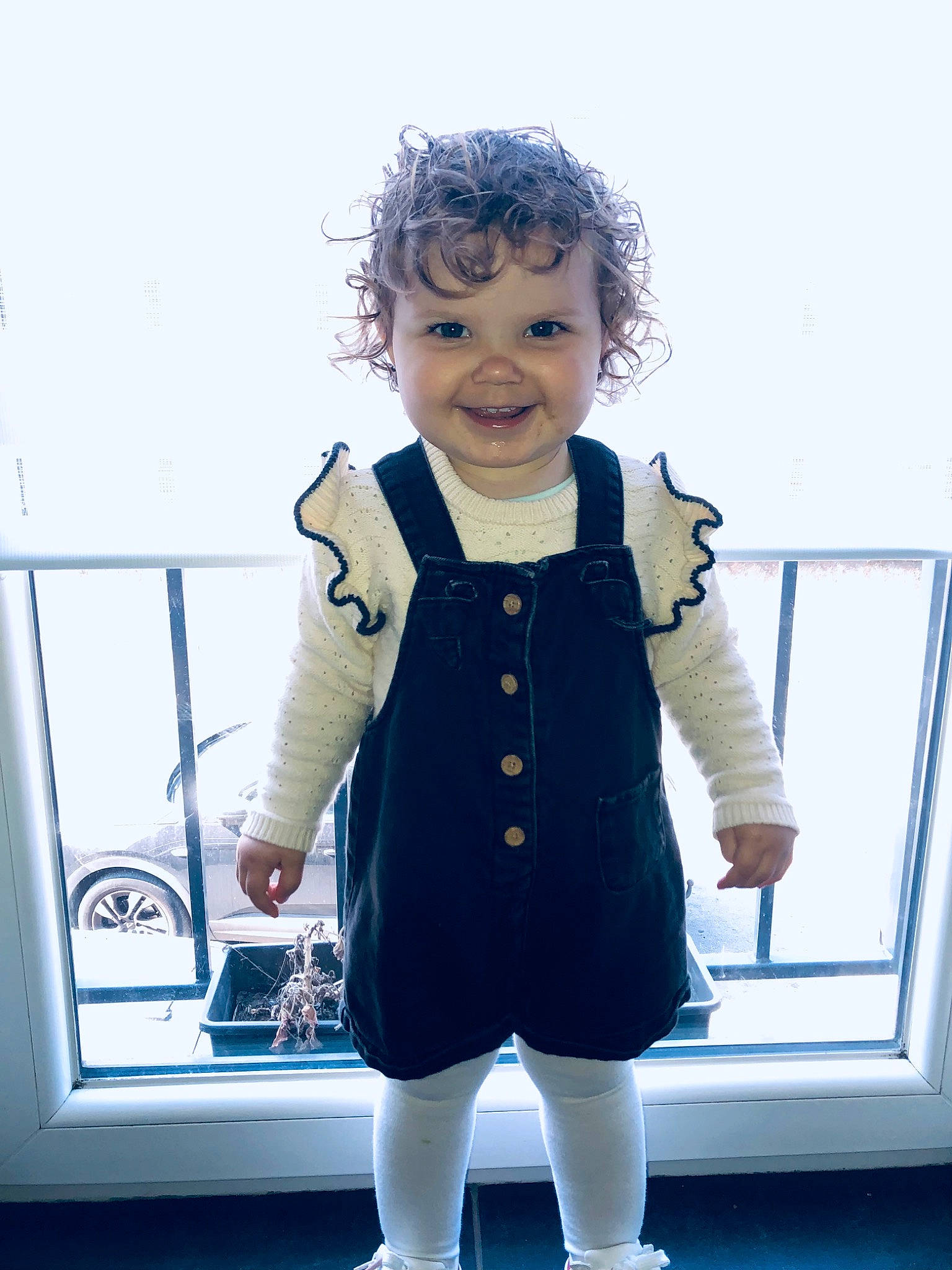 Xylia a rejoint le concours — aidez-le/la à gagner de superbes lots ! art, child, denim, electric_blue, fashion_design, formal_wear, fun, gesture, hairstyle, happy, jewellery, joy, outerwear, pattern, person, shoulder, sleeve, smile, suit, toddler